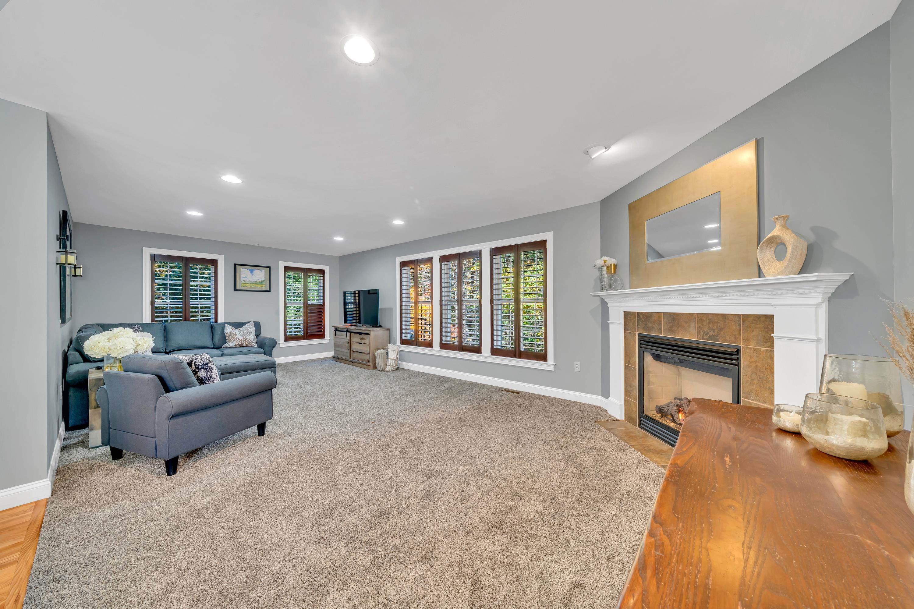 8 Stonewall Way, Newmarket, NH 03857