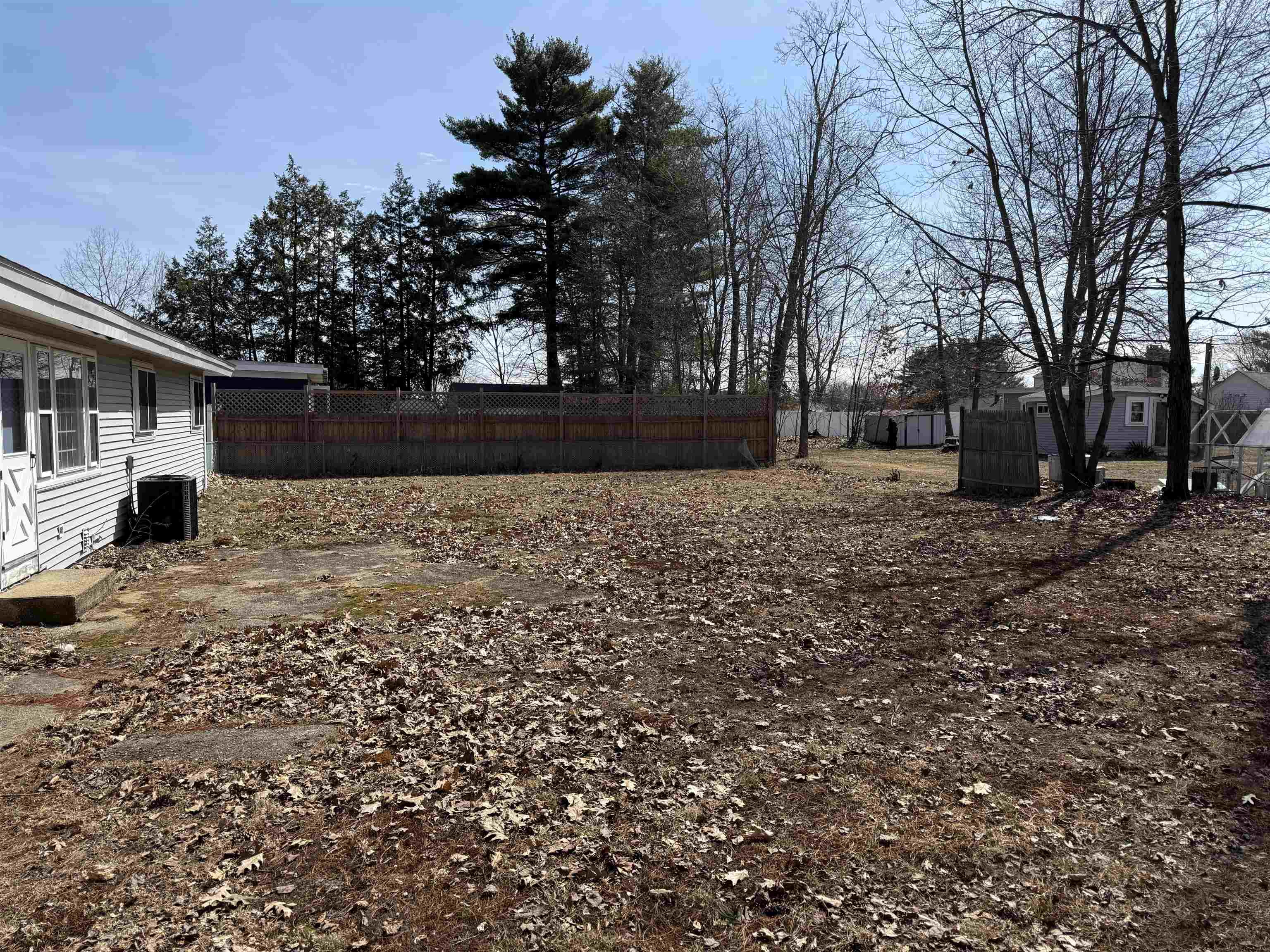 21 Roycraft Rd, Manchester, NH 03103