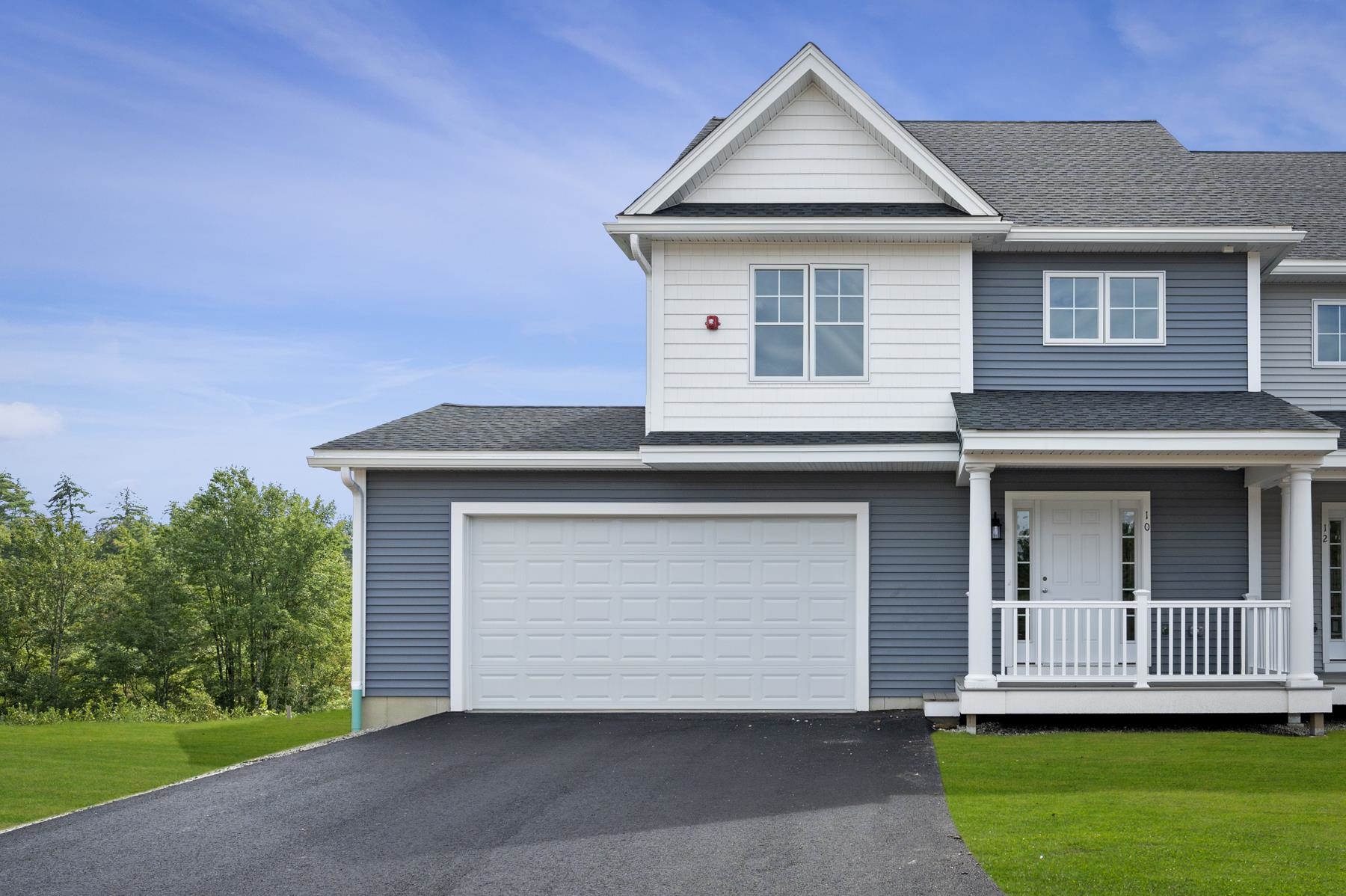 69 Crestview Way, Raymond, NH 03077