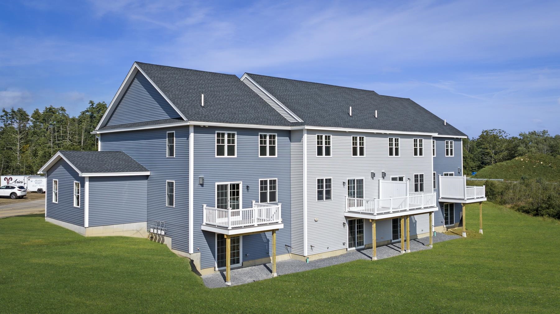 69 Crestview Way, Raymond, NH 03077