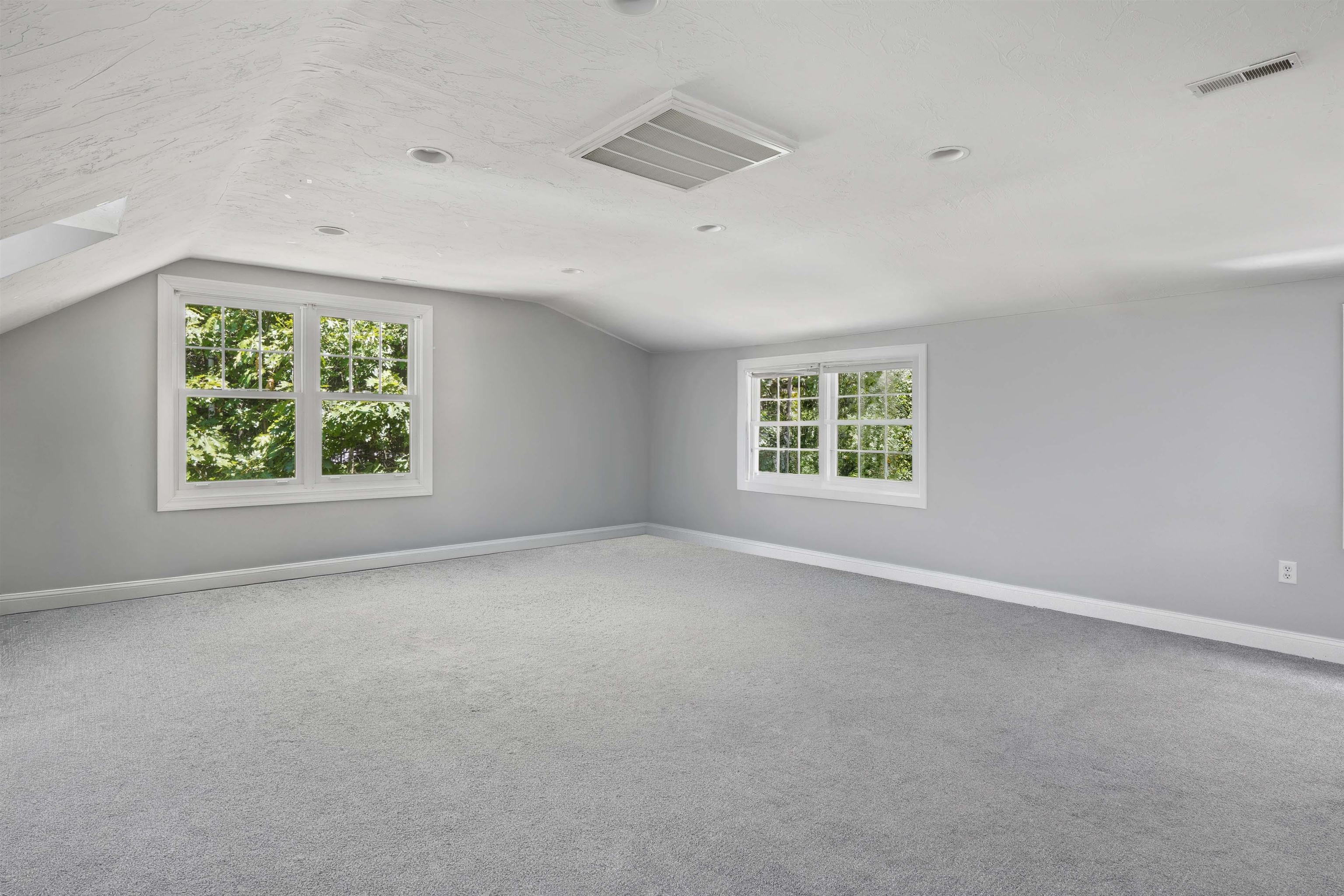 1 Deer Track Ln, Concord, NH 03301