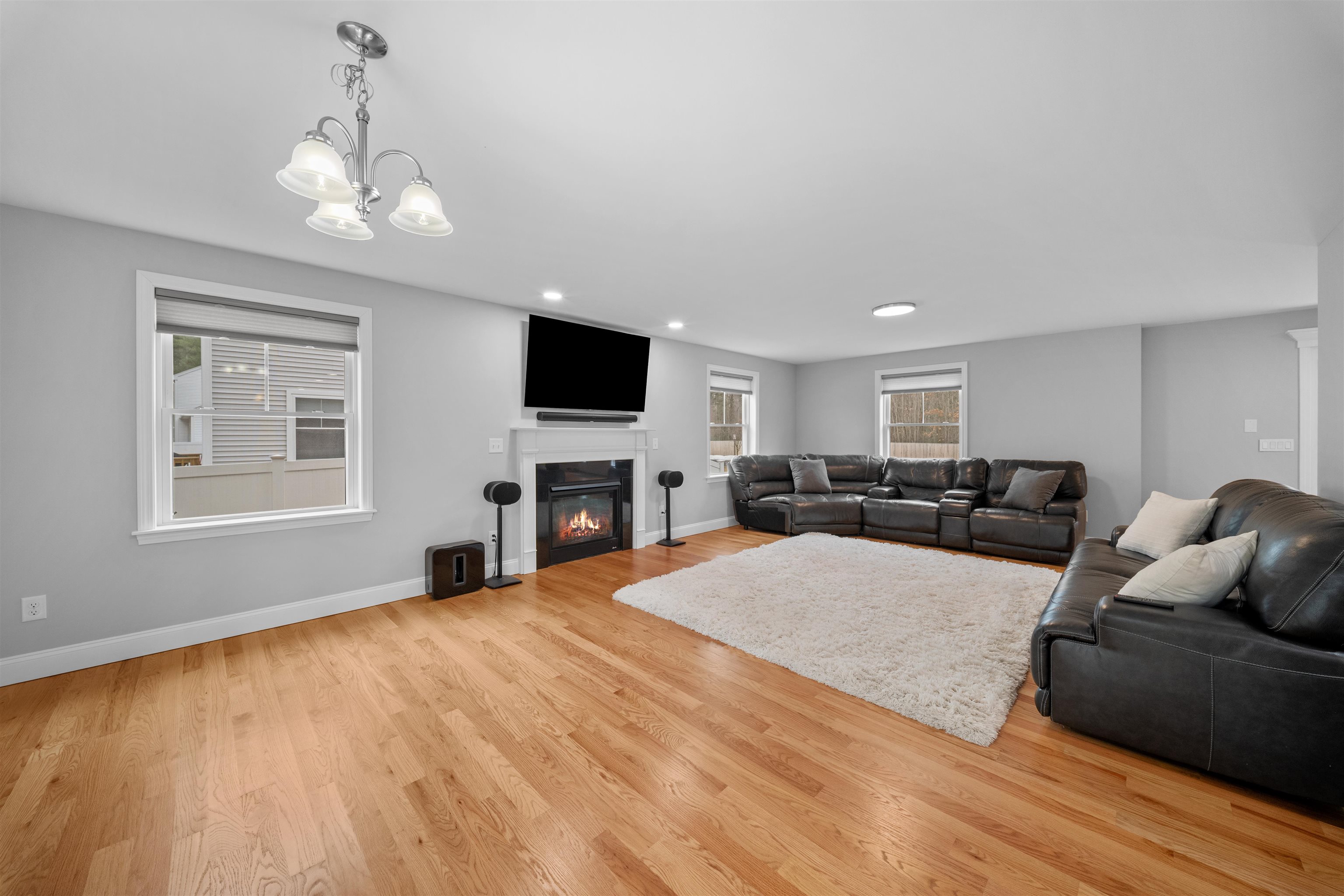 4 Lorelai Way, Nashua, NH 03062