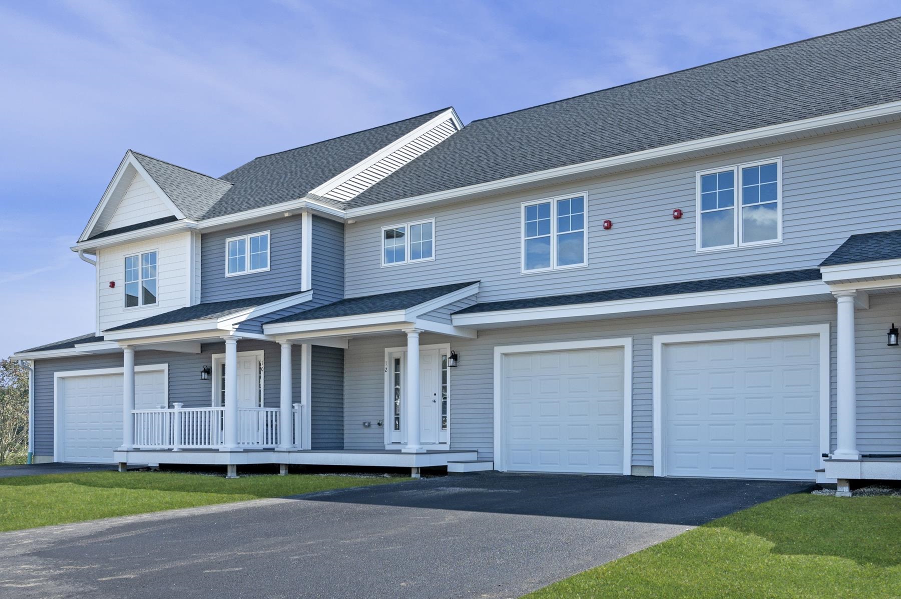 71 Crestview Way, Raymond, NH 03077