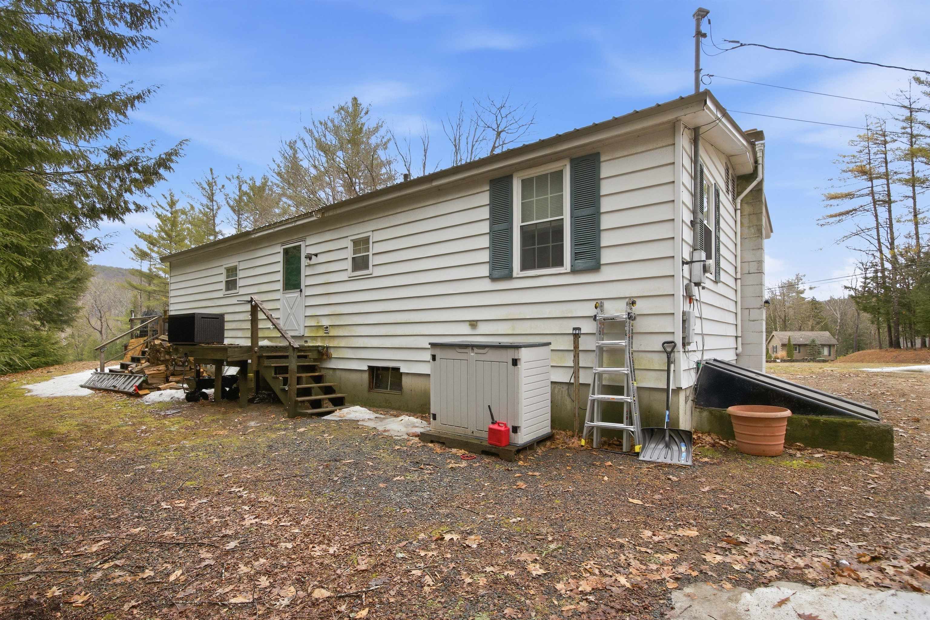 144 Halls Brook Rd, Rumney, NH 03266