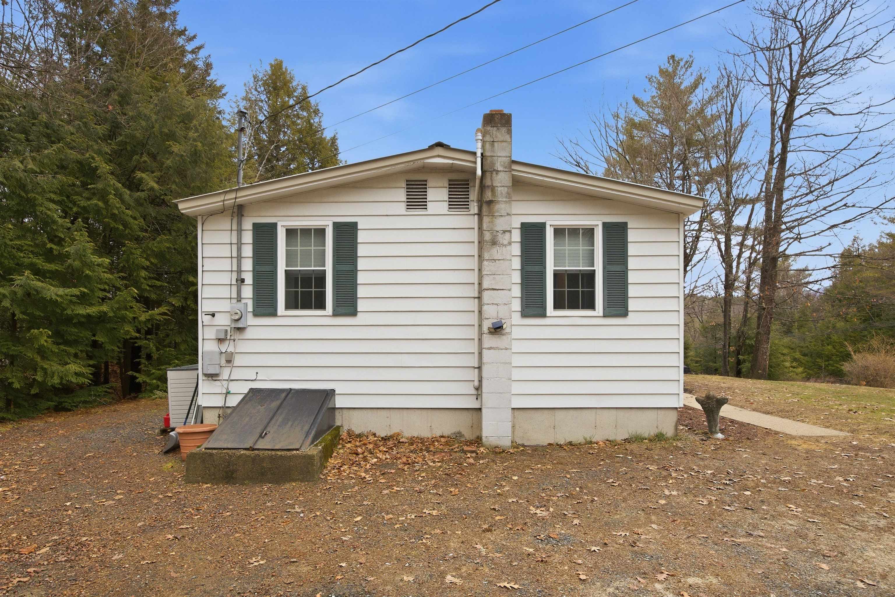 144 Halls Brook Rd, Rumney, NH 03266