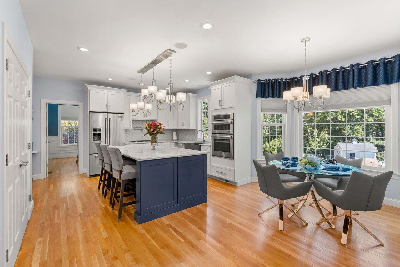 27 Mcafee Farm Rd, Bedford, NH 03110