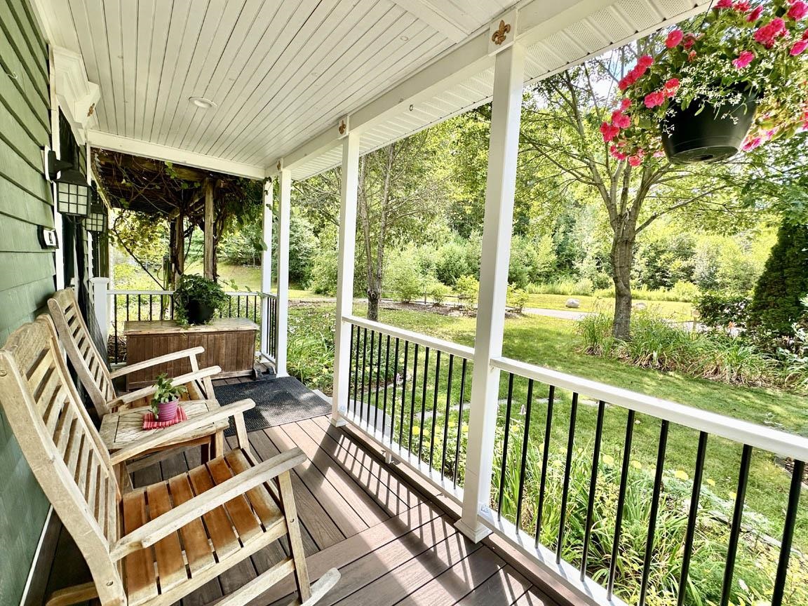 41 Chaddarin Ln, Plymouth, NH 03264