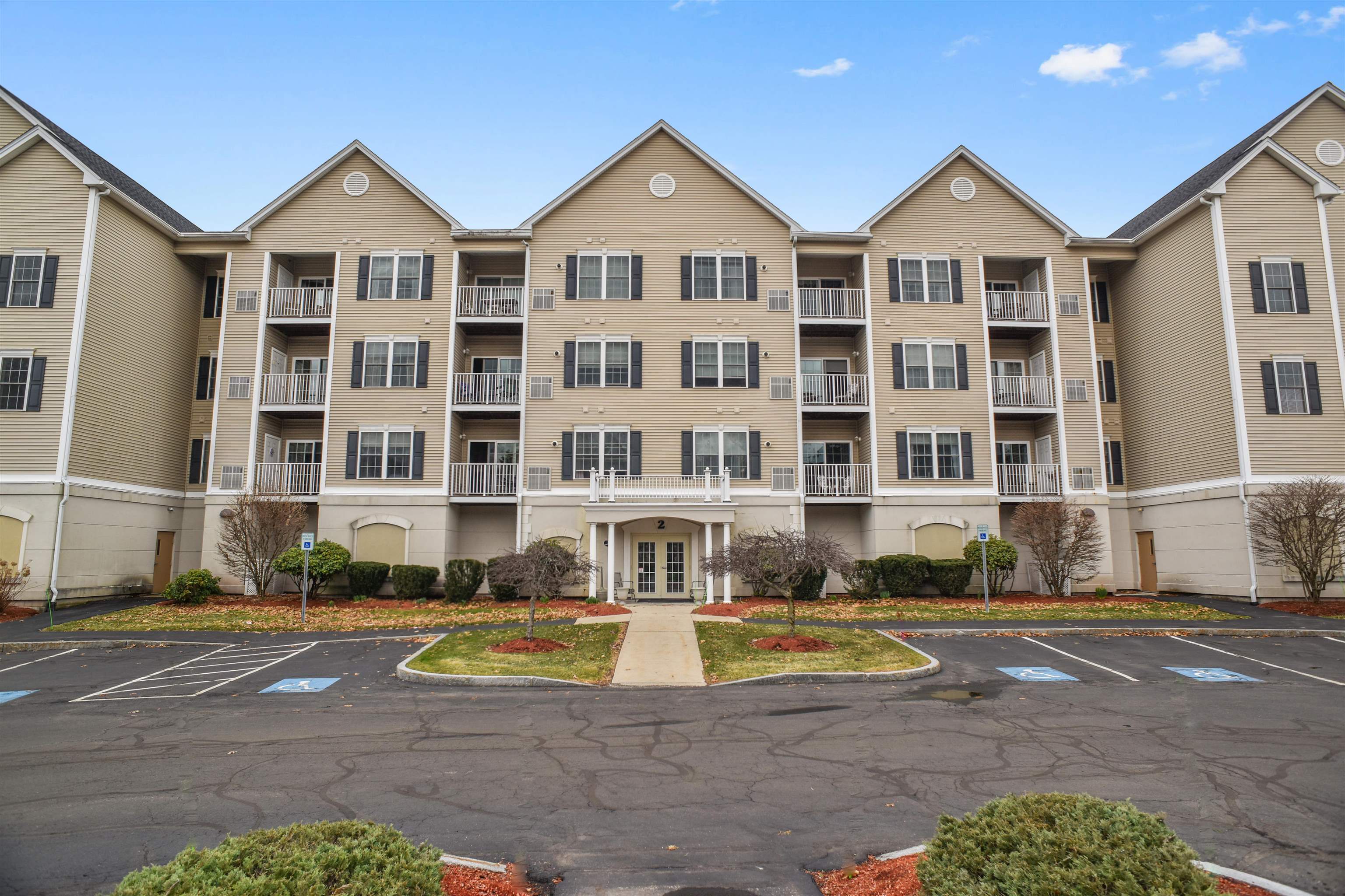 59 Cluff Rd, Salem, NH 03079