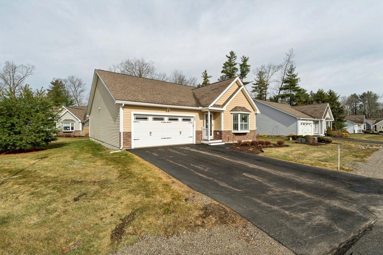 11 Castle Ct, Kingston, NH 03848