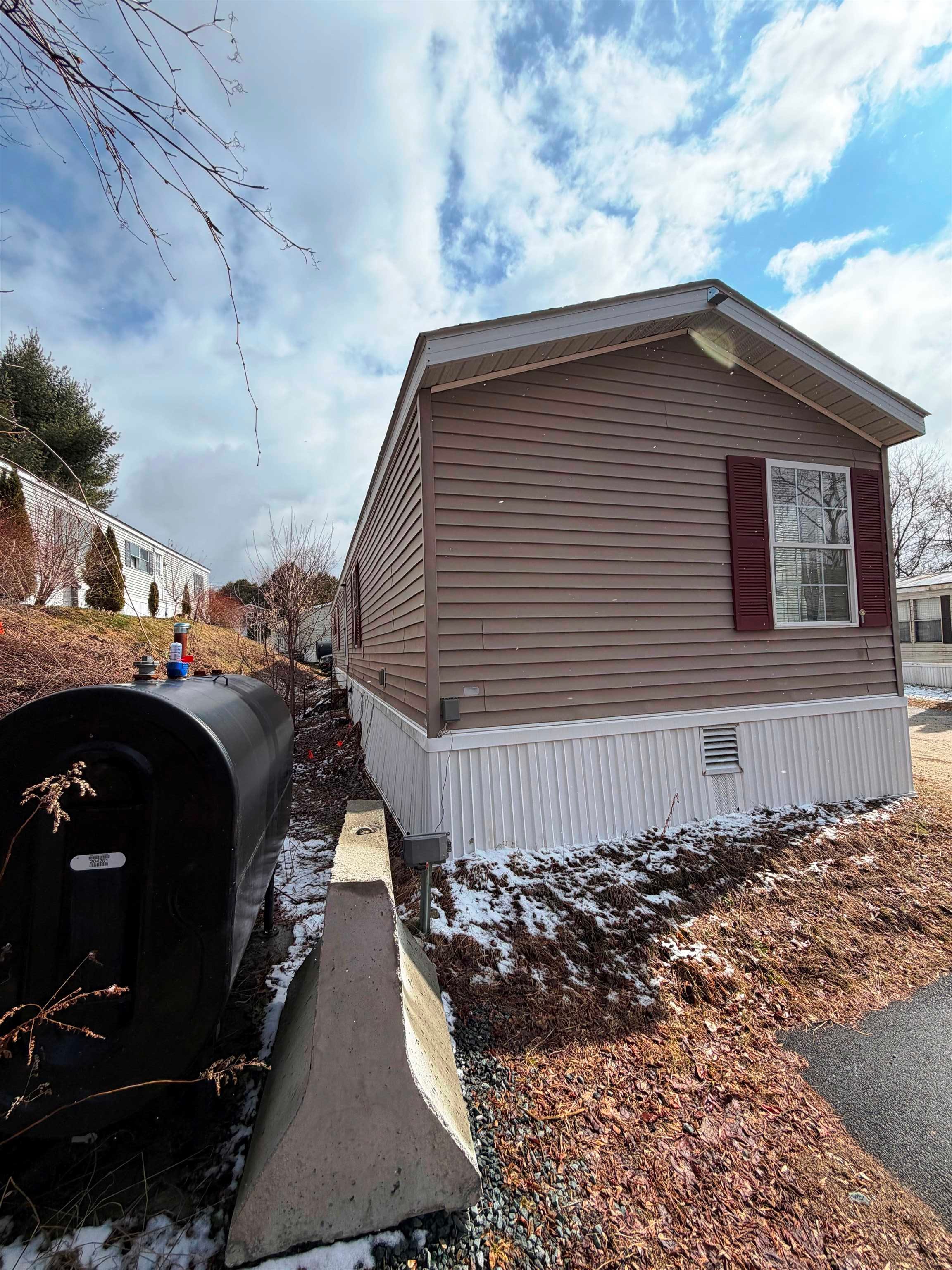 6 Hilltop Manor Mobile Home Pk, Littleton, NH 03561