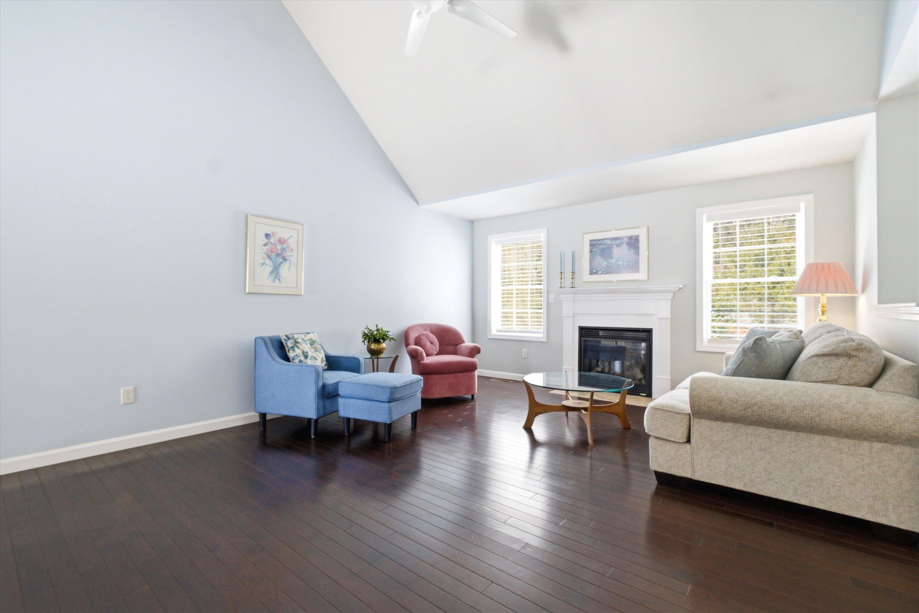 6 Patricia Ln, Amherst, NH 03031