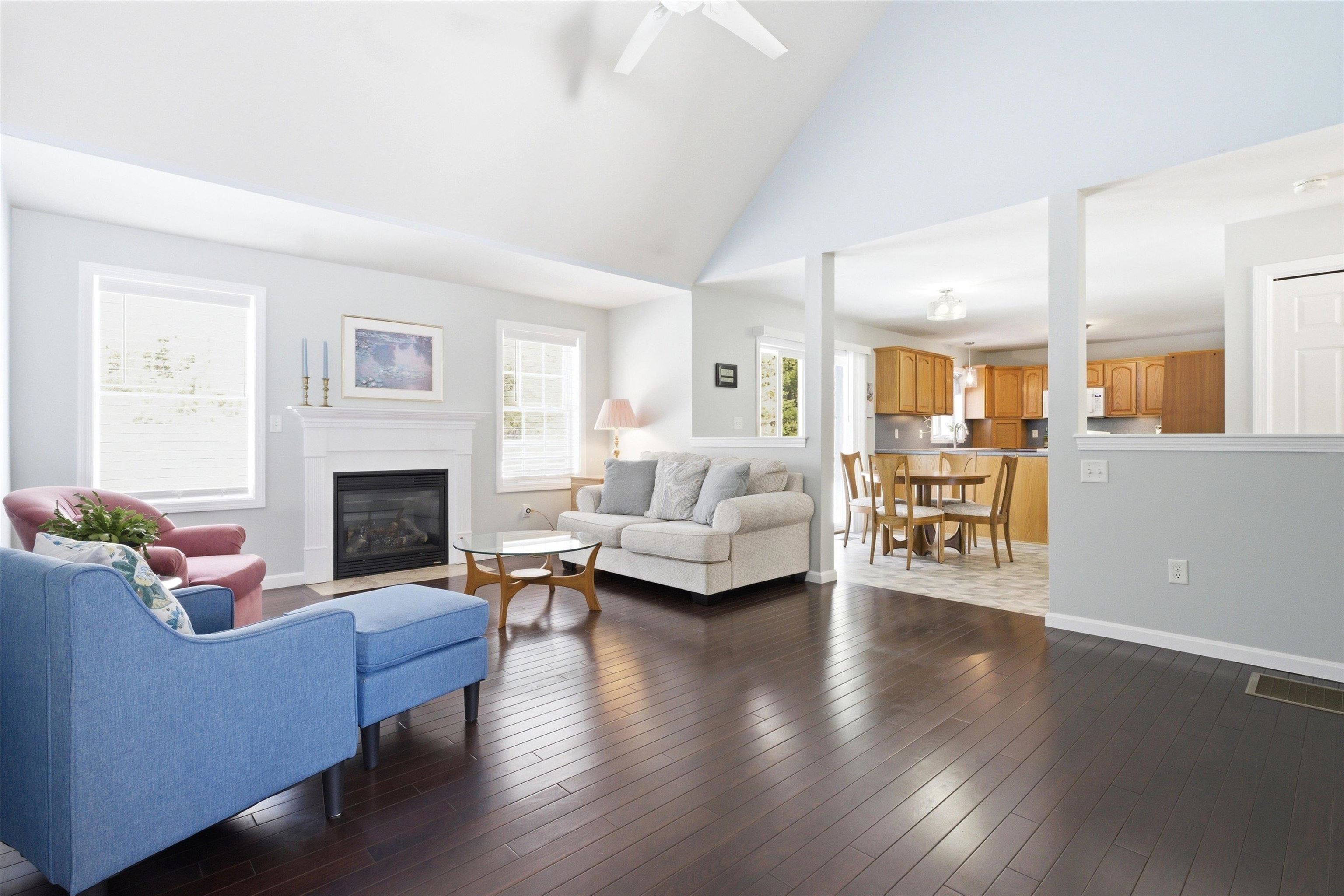 6 Patricia Ln, Amherst, NH 03031