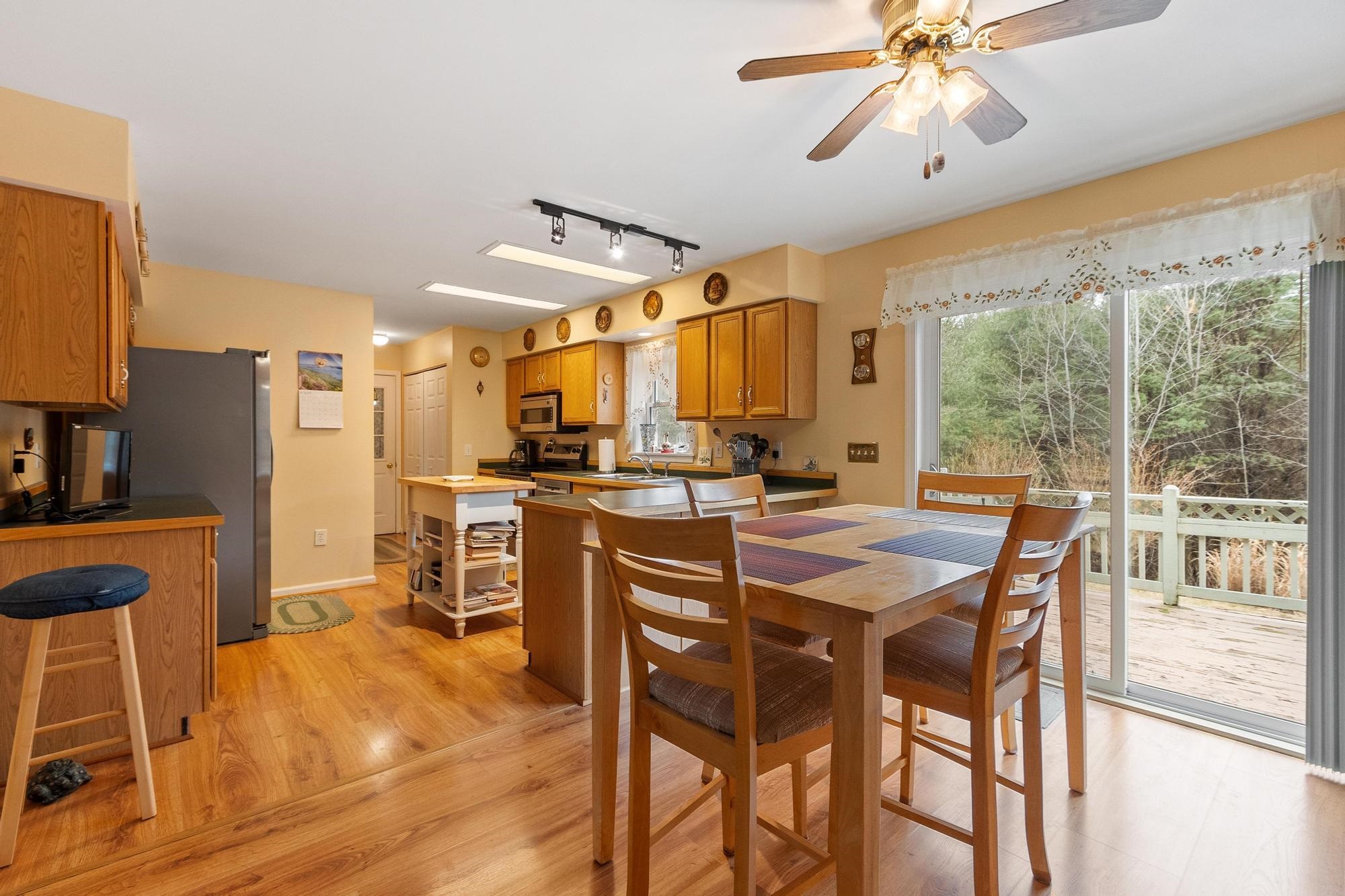 121 Bellview Dr, Swanzey, NH 03446