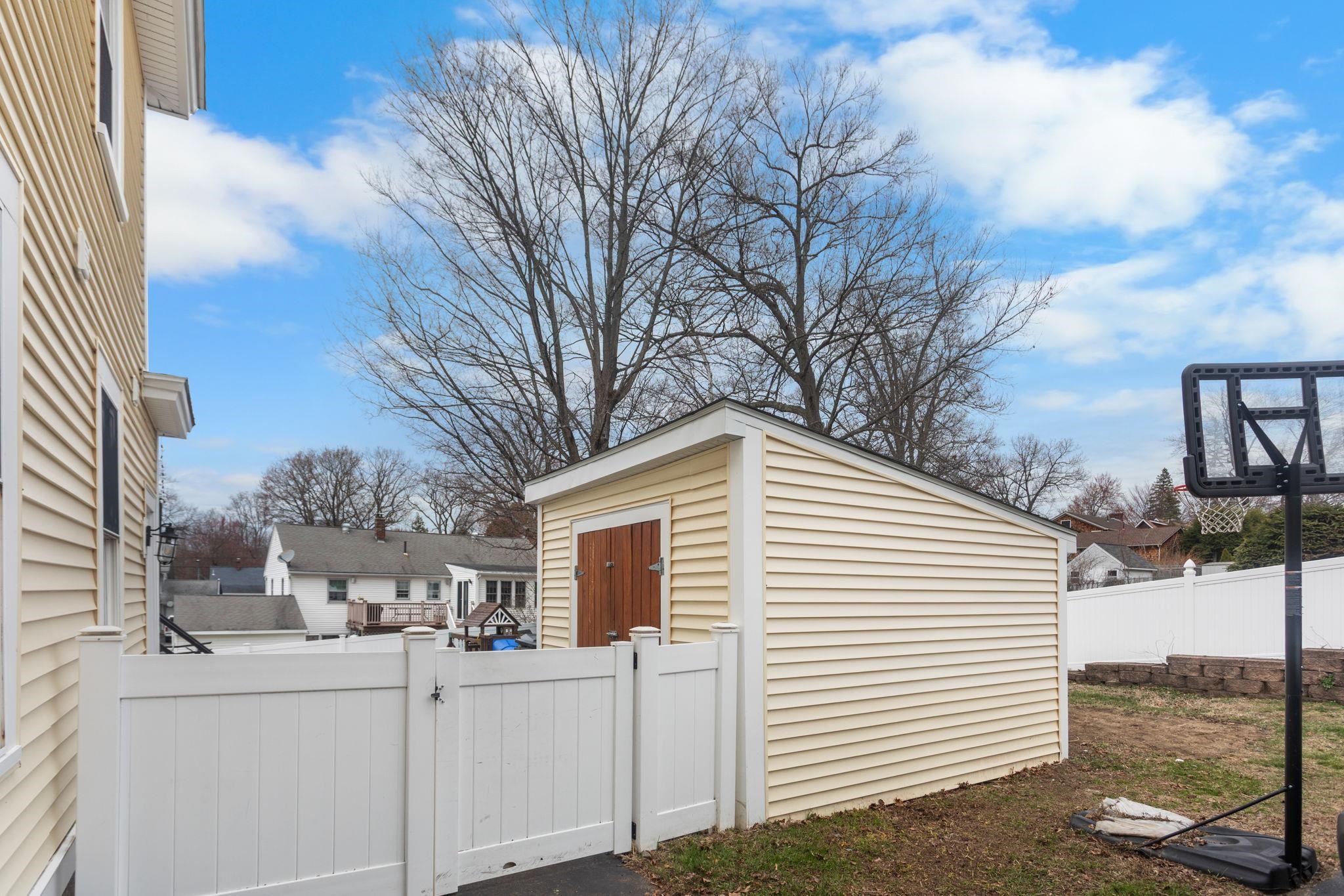 66 Gold St, Manchester, NH 03103