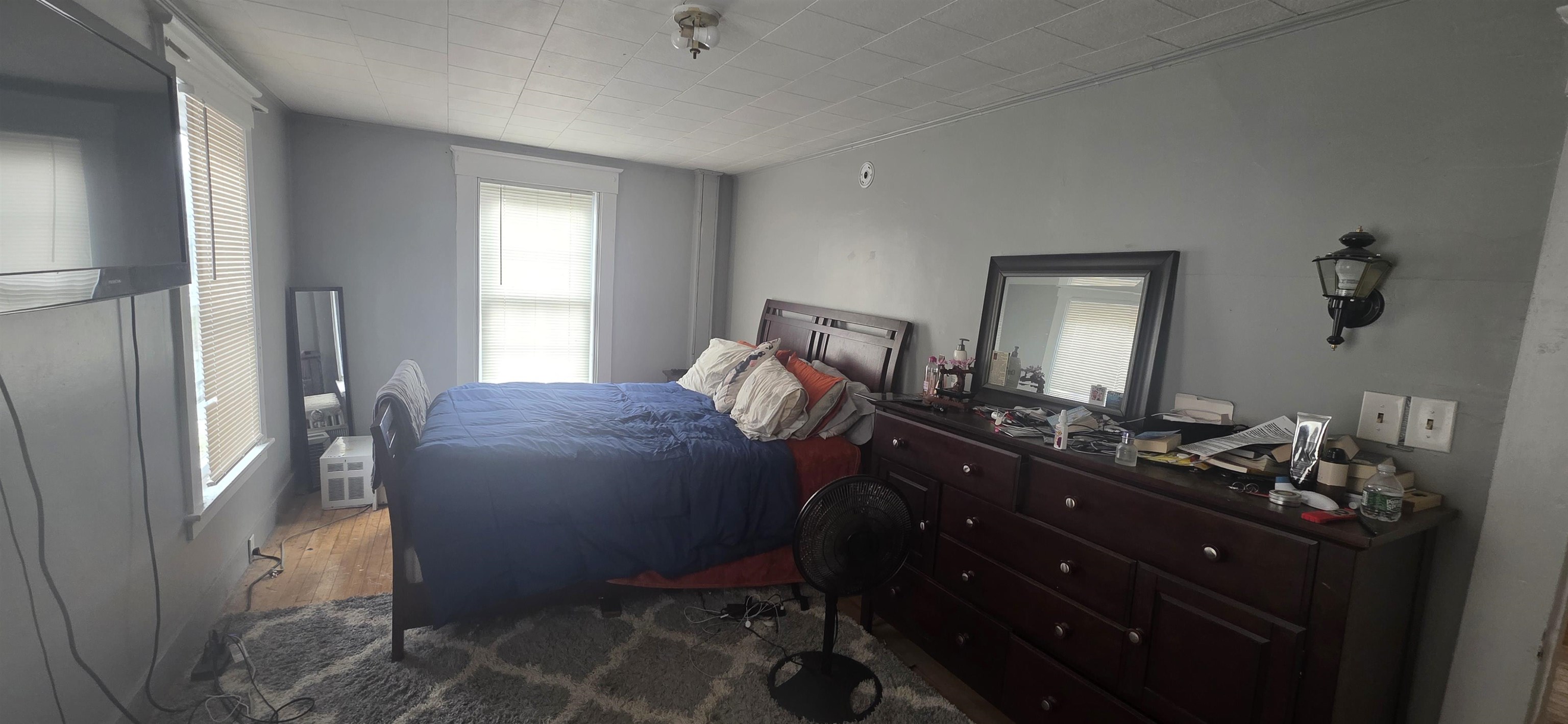36 Prospect St, Claremont, NH 03743