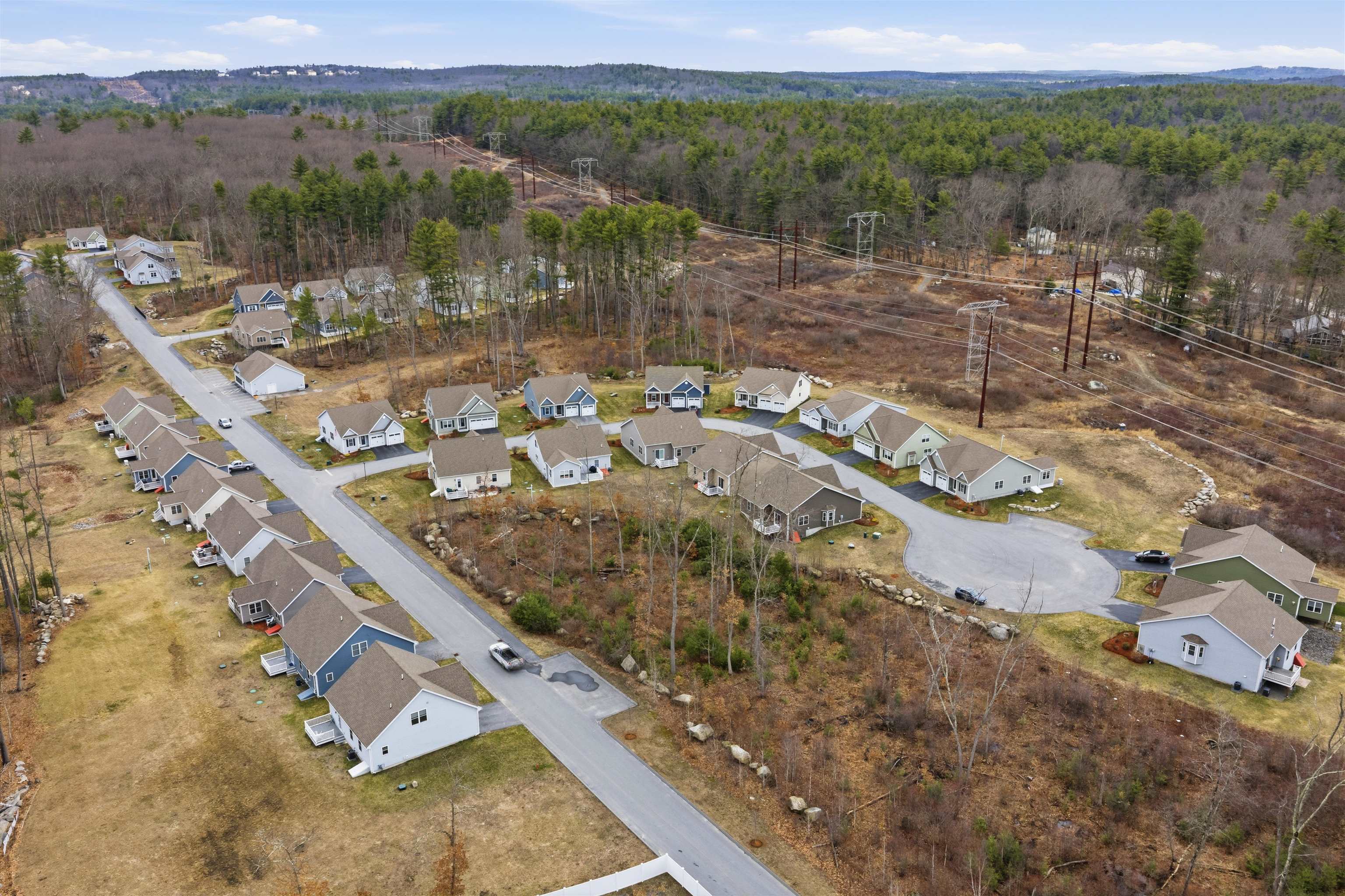 9 Redwood Rd, Pelham, NH 03076