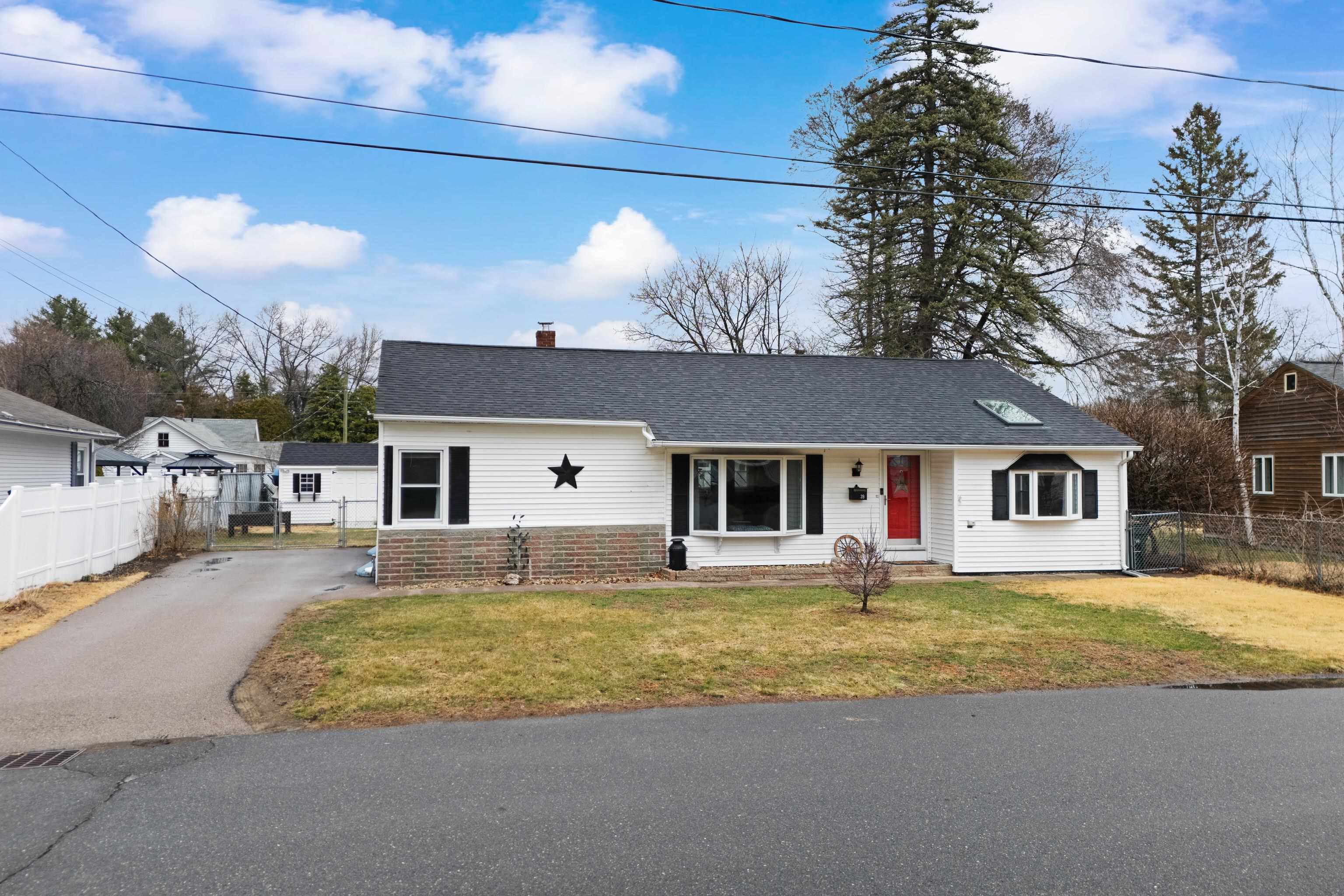 39 Ann Ave, Manchester, NH 03102