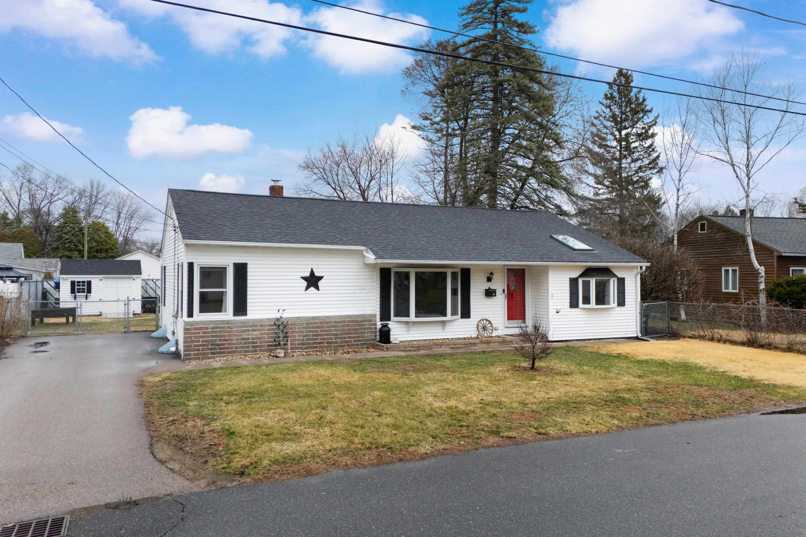 39 Ann Ave, Manchester, NH 03102