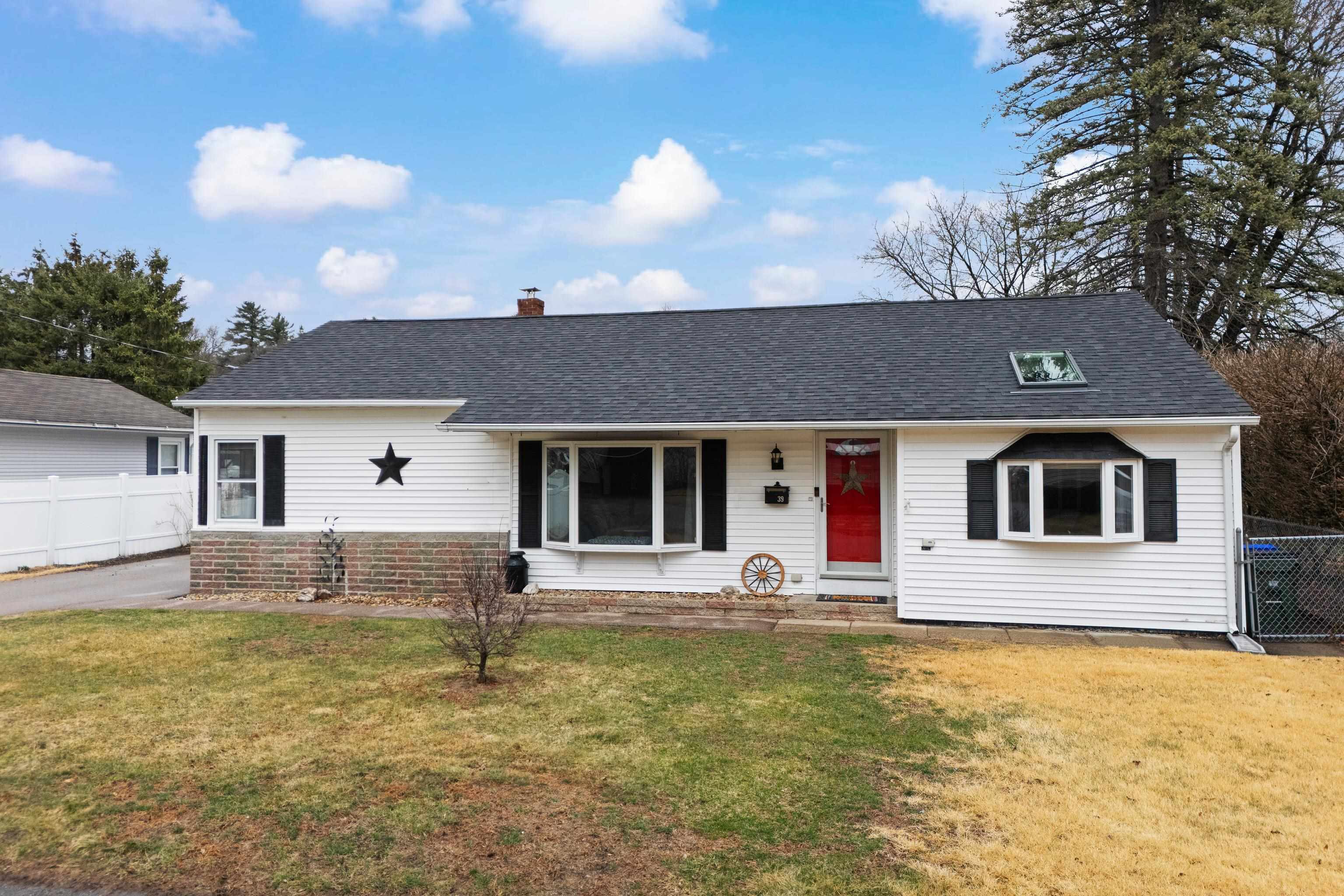 39 Ann Ave, Manchester, NH 03102