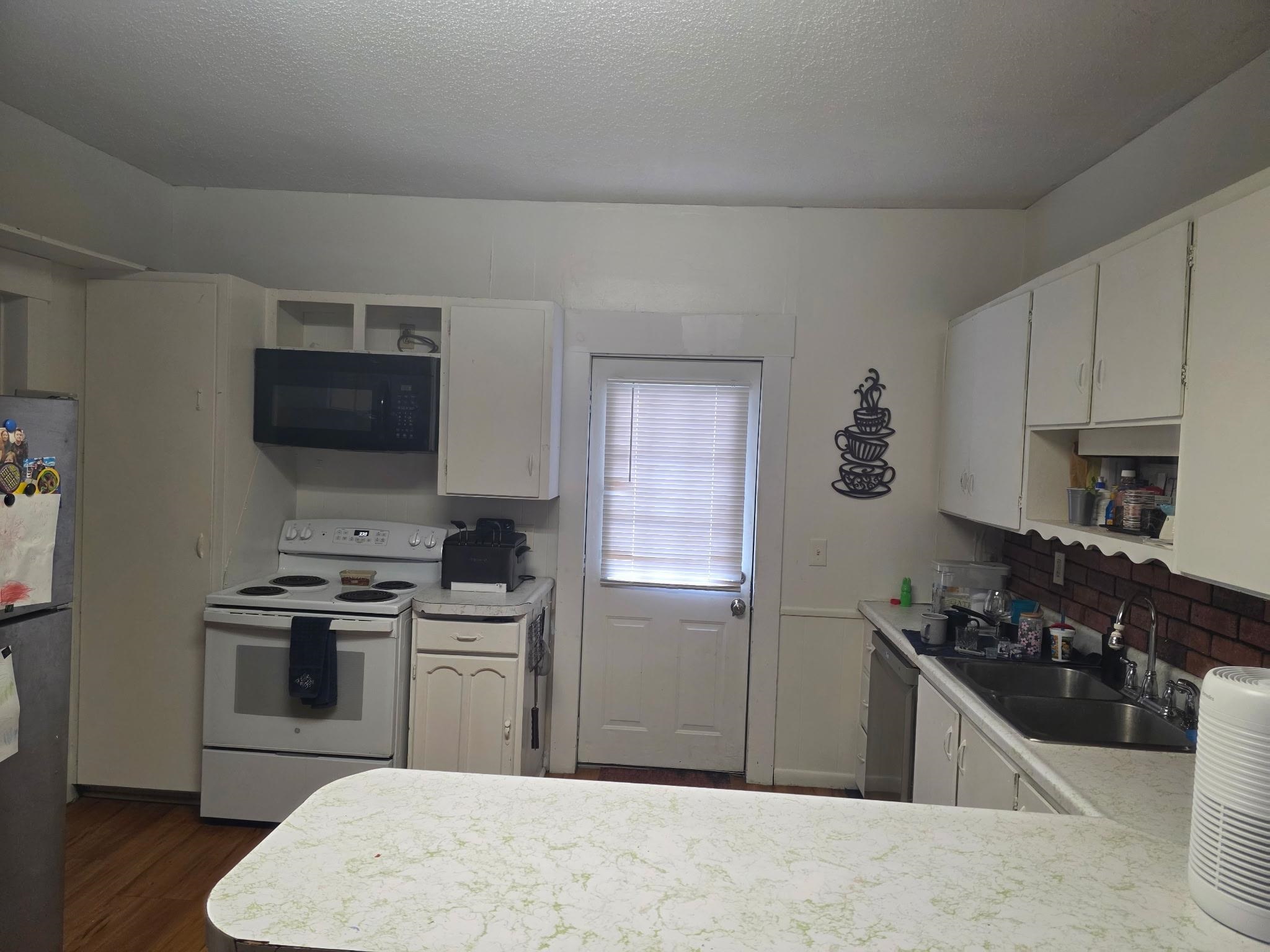 104 Summer St, Claremont, NH 03743