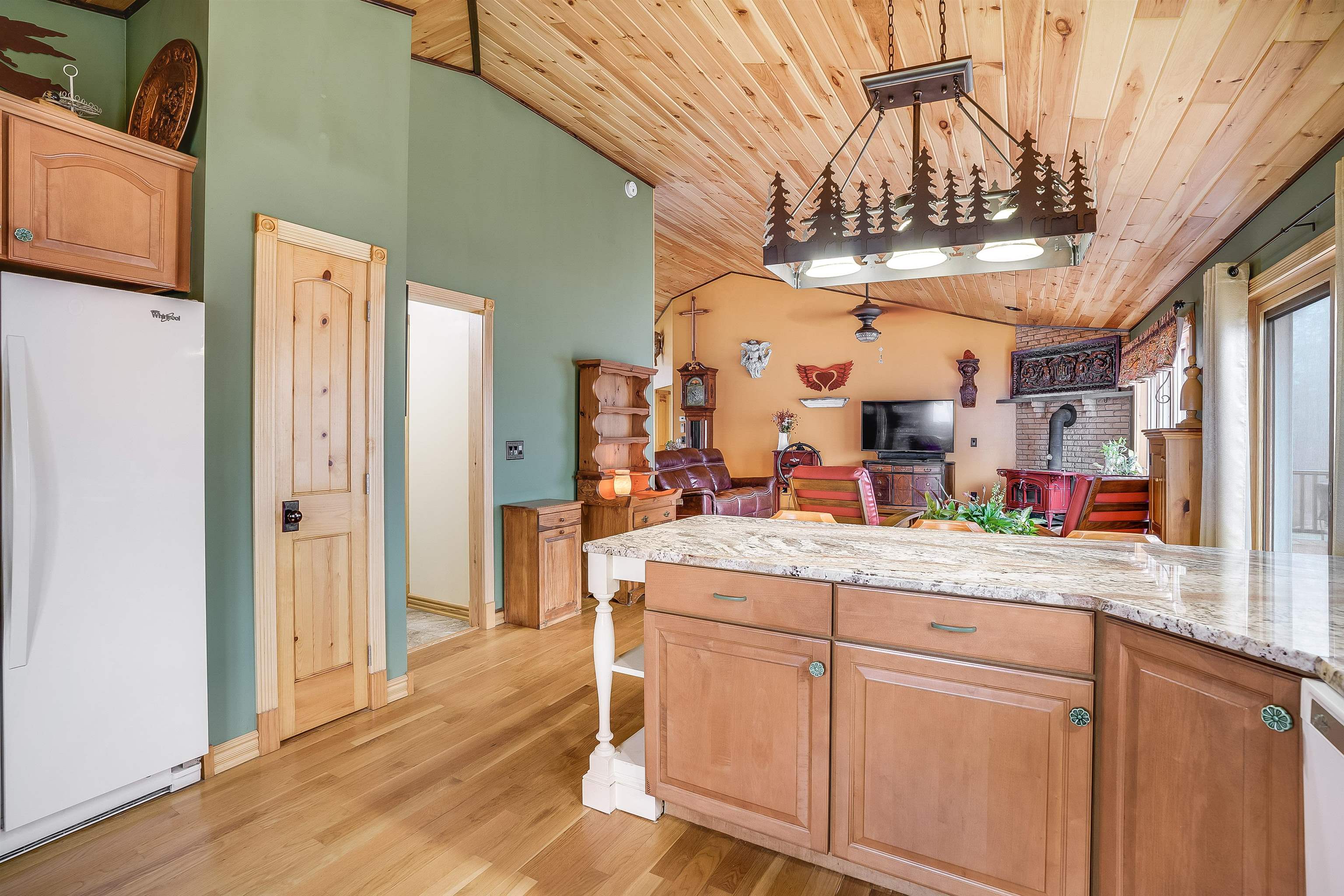 9 Tervo Rd, Rindge, NH 03461