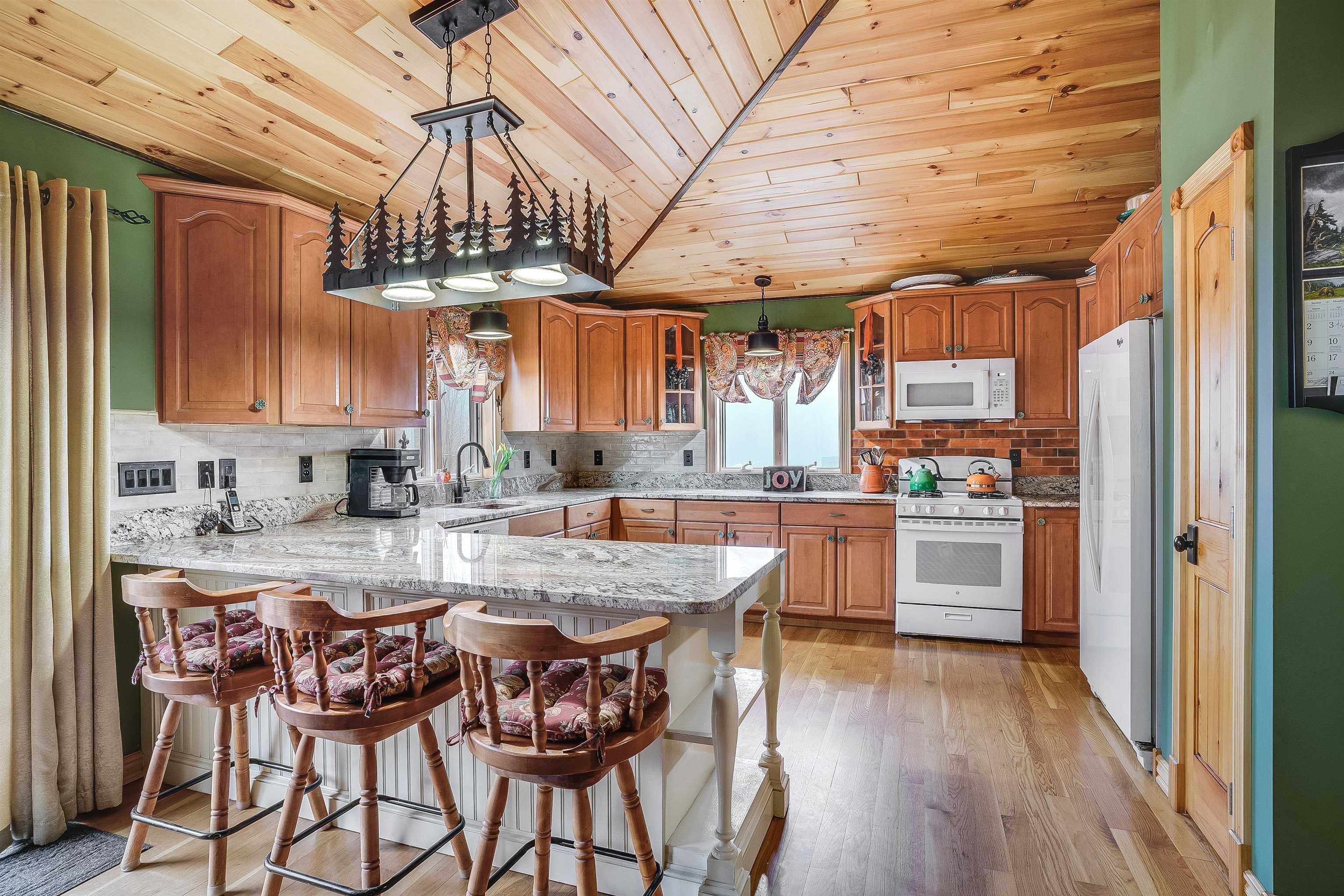 9 Tervo Rd, Rindge, NH 03461