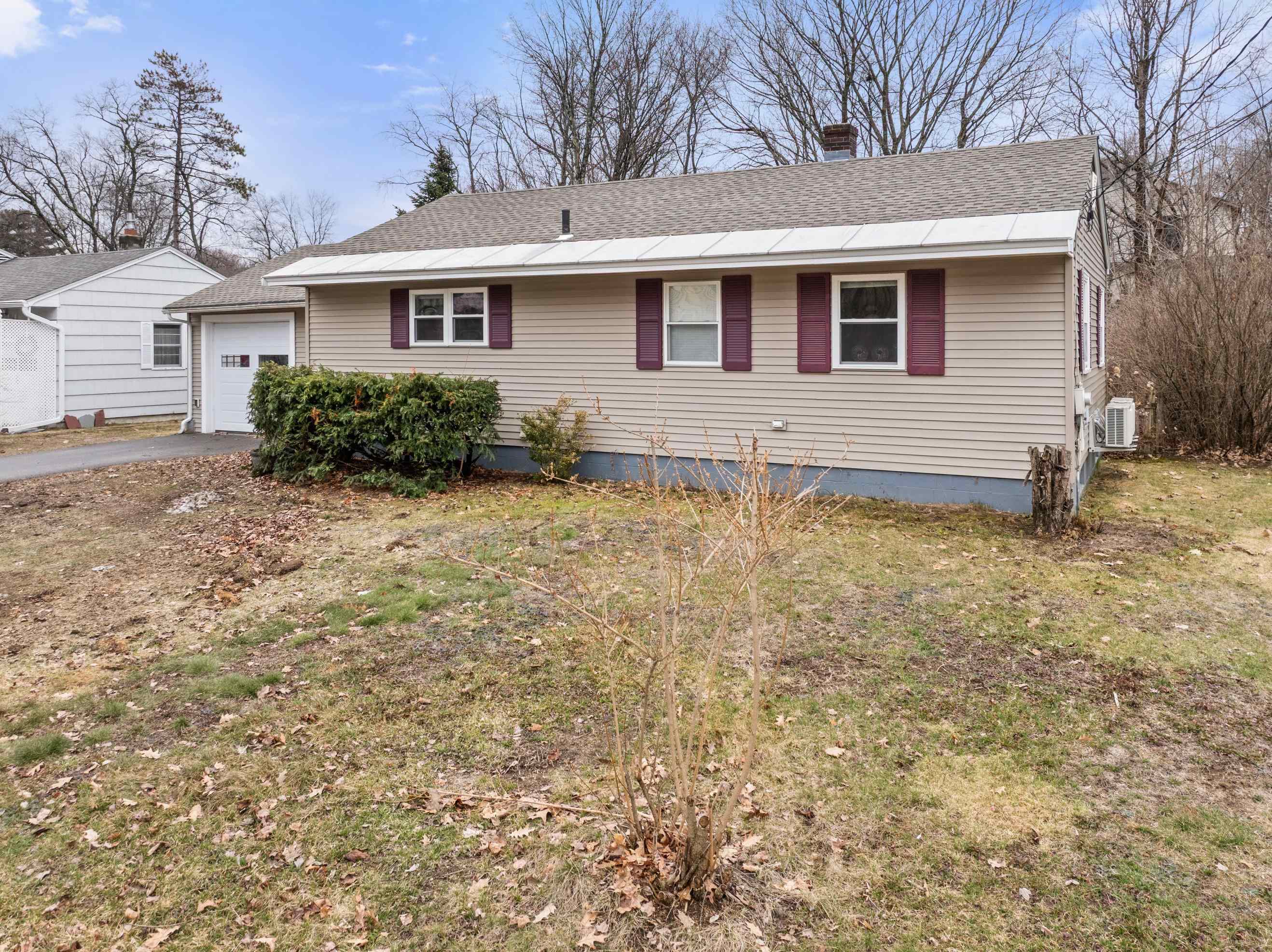 45 Lafayette St, Laconia, NH 03246