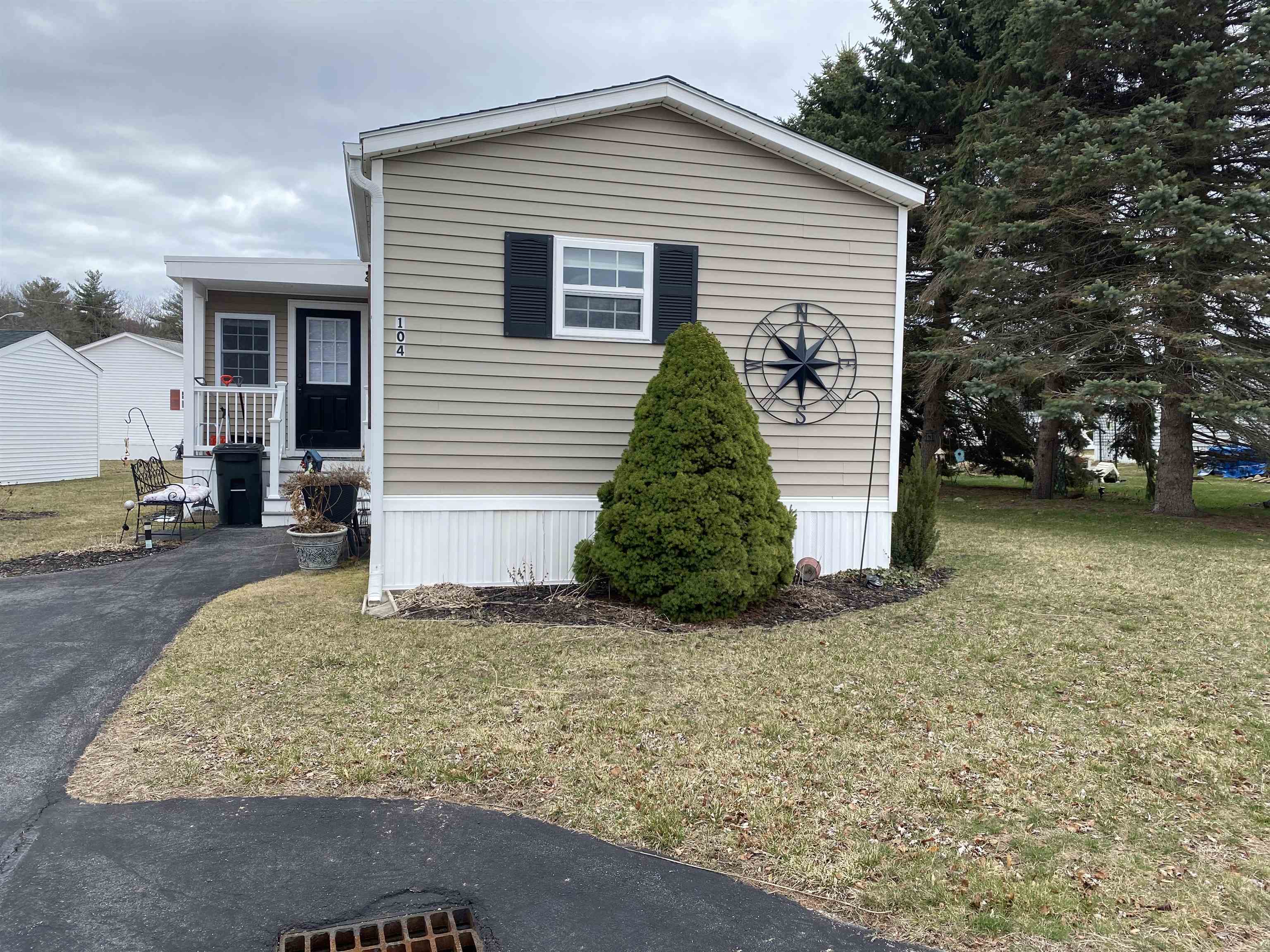 104 Whippoorwill St, Seabrook, NH 03874