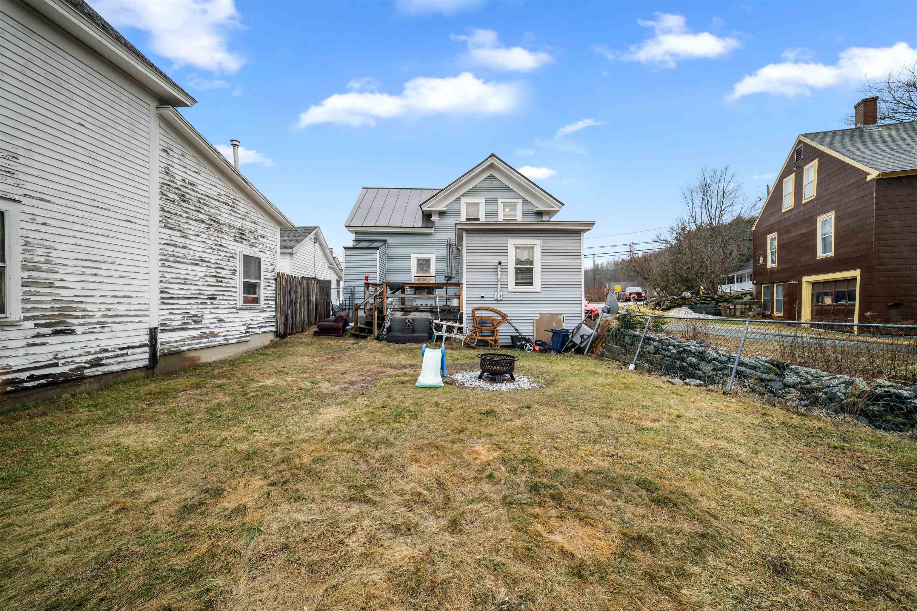 23 Concord Hill Rd, Pittsfield, NH 03263