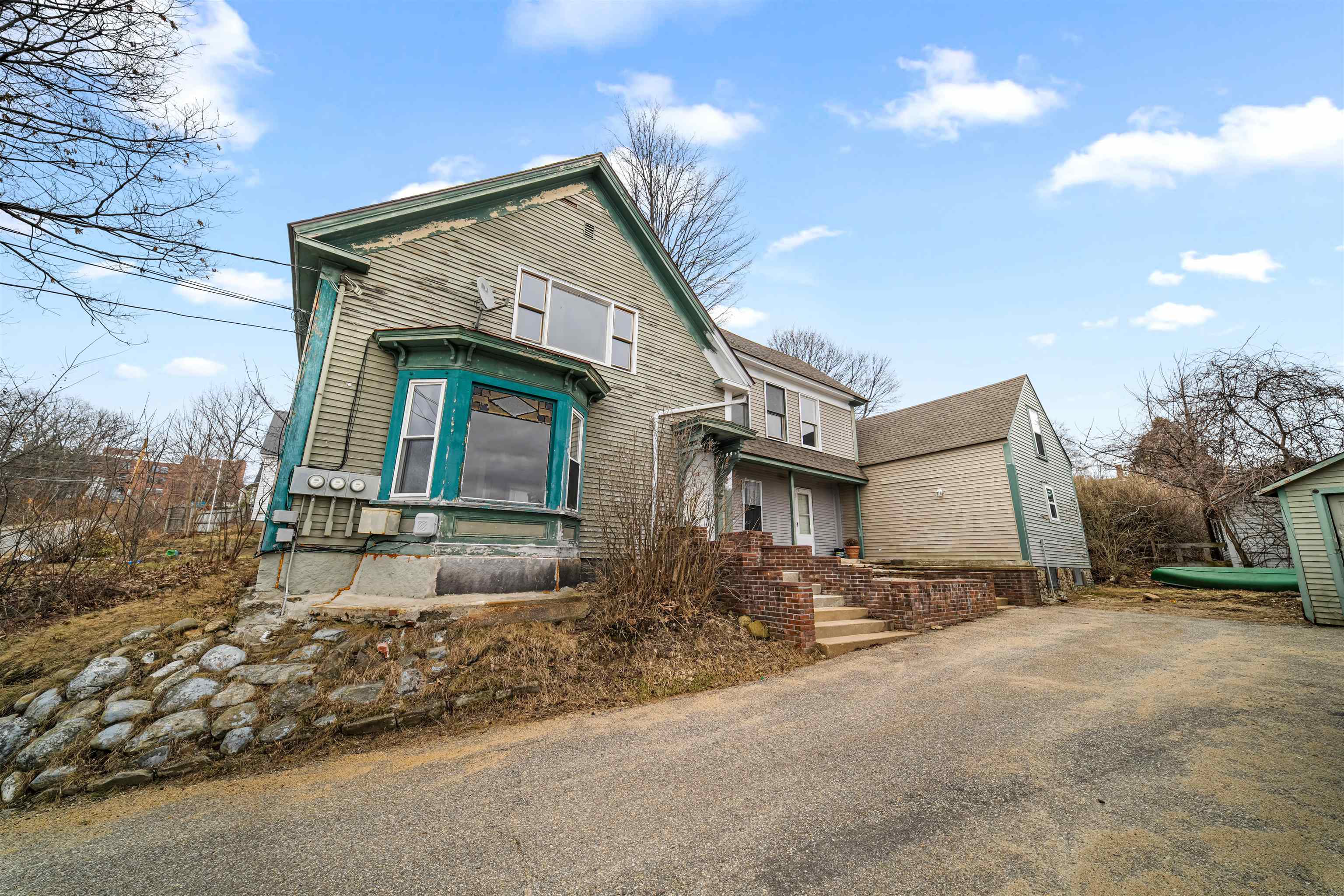 7 Elliott St, Laconia, NH 03246