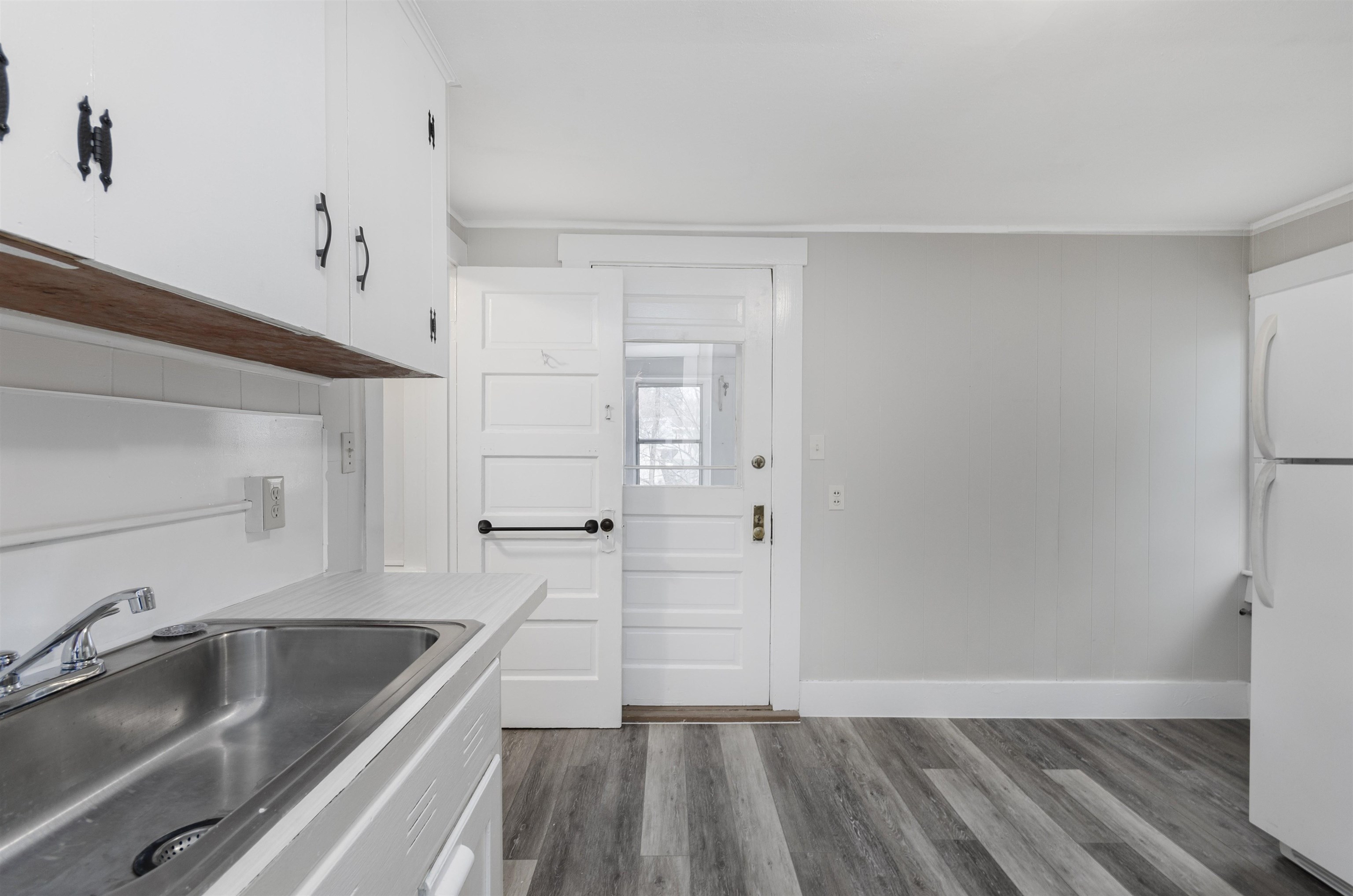 4 Water St, Newmarket, NH 03857