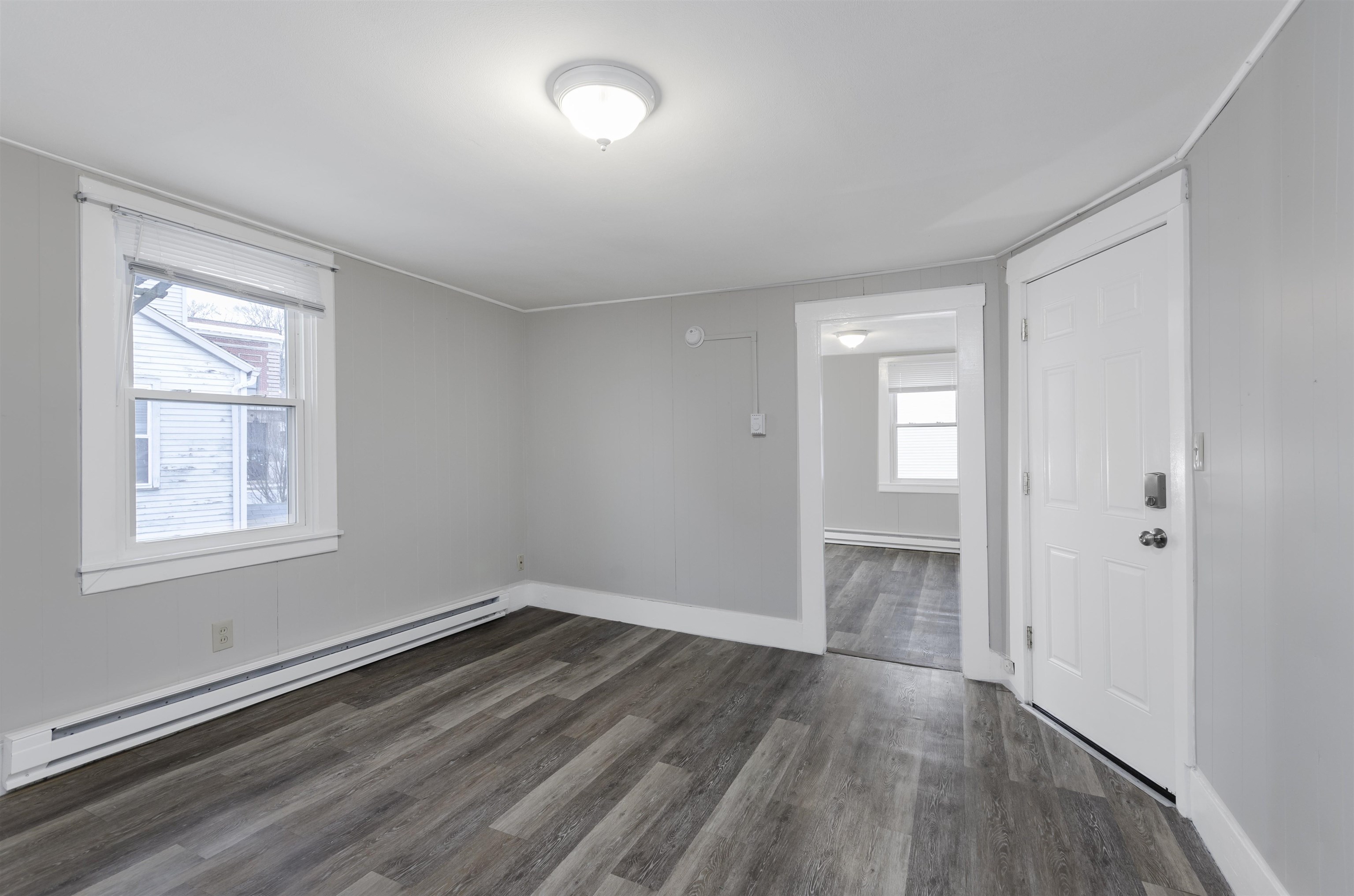 4 Water St, Newmarket, NH 03857