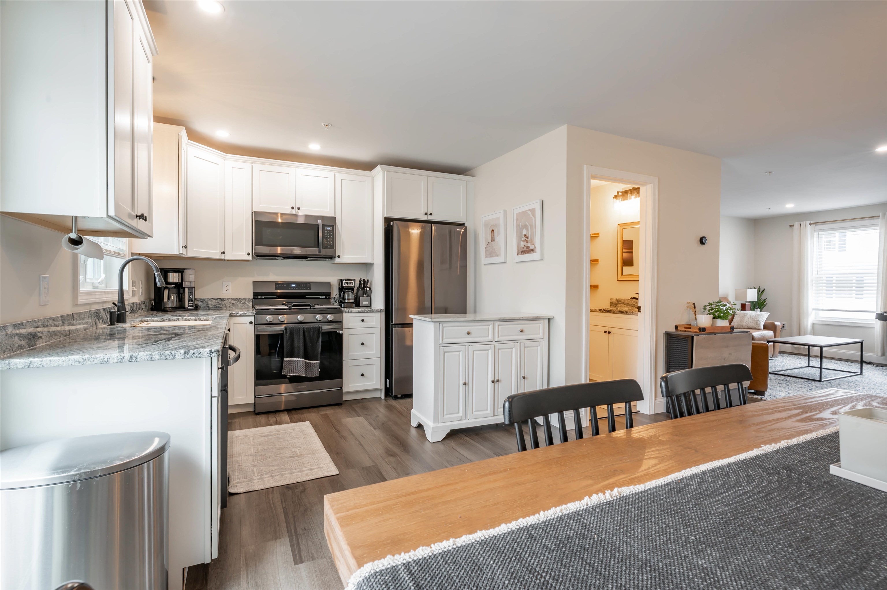 13 Sapphire Ln, Nashua, NH 03064