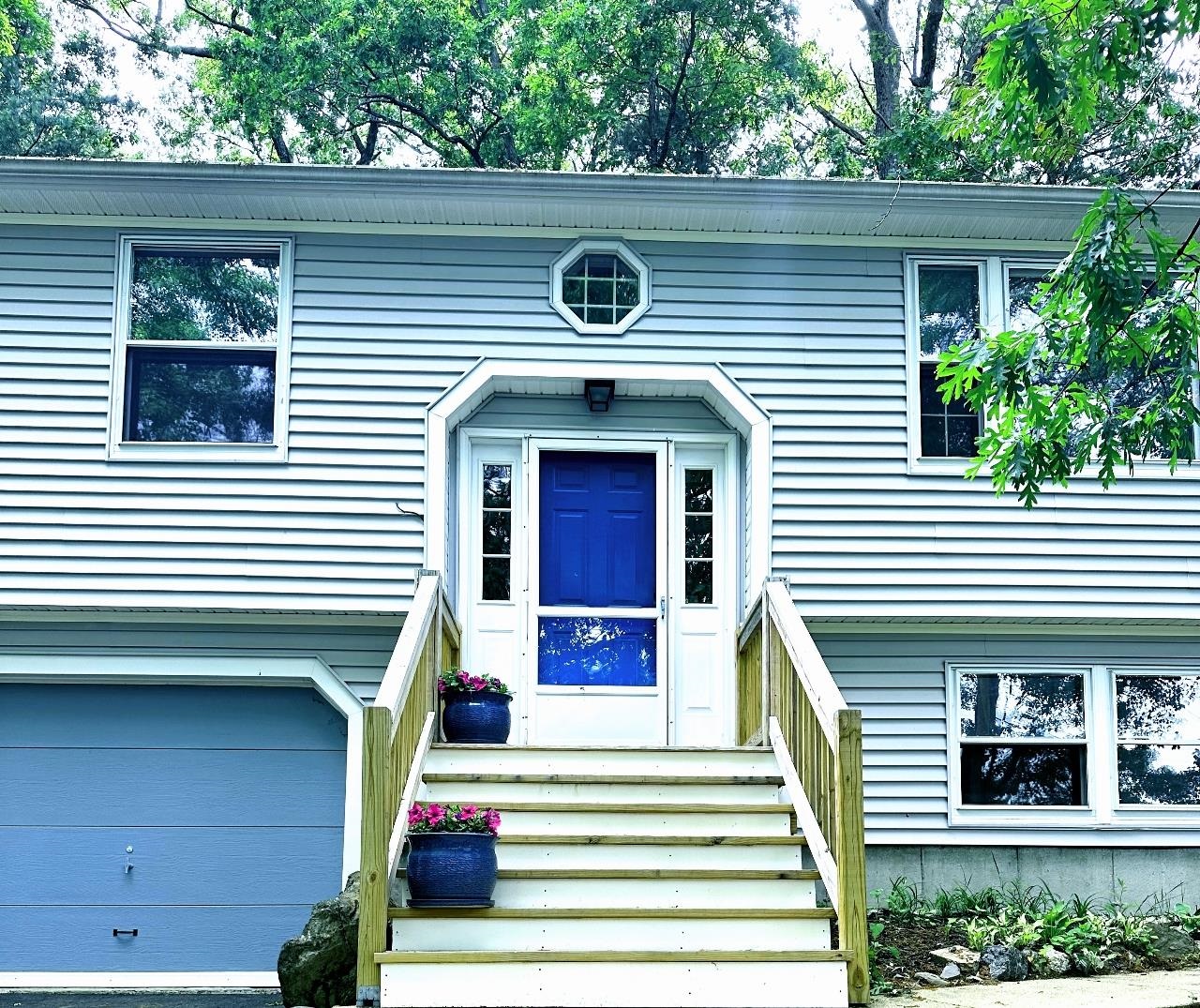 Nashua NH&nbsp;Home for sale $$559,000 $532 per sq.ft.