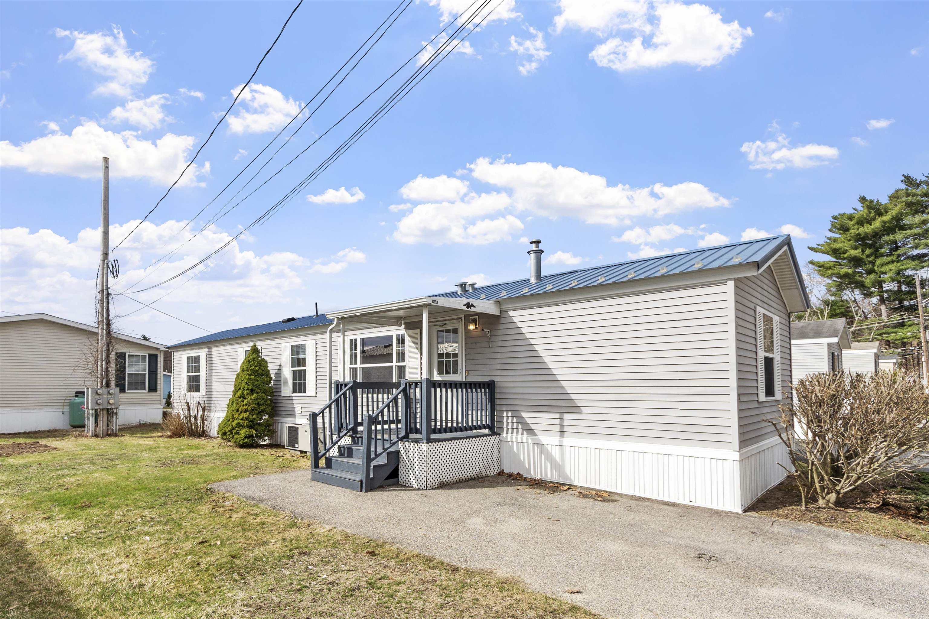 5R Arrow Dr, Salem, NH 03079