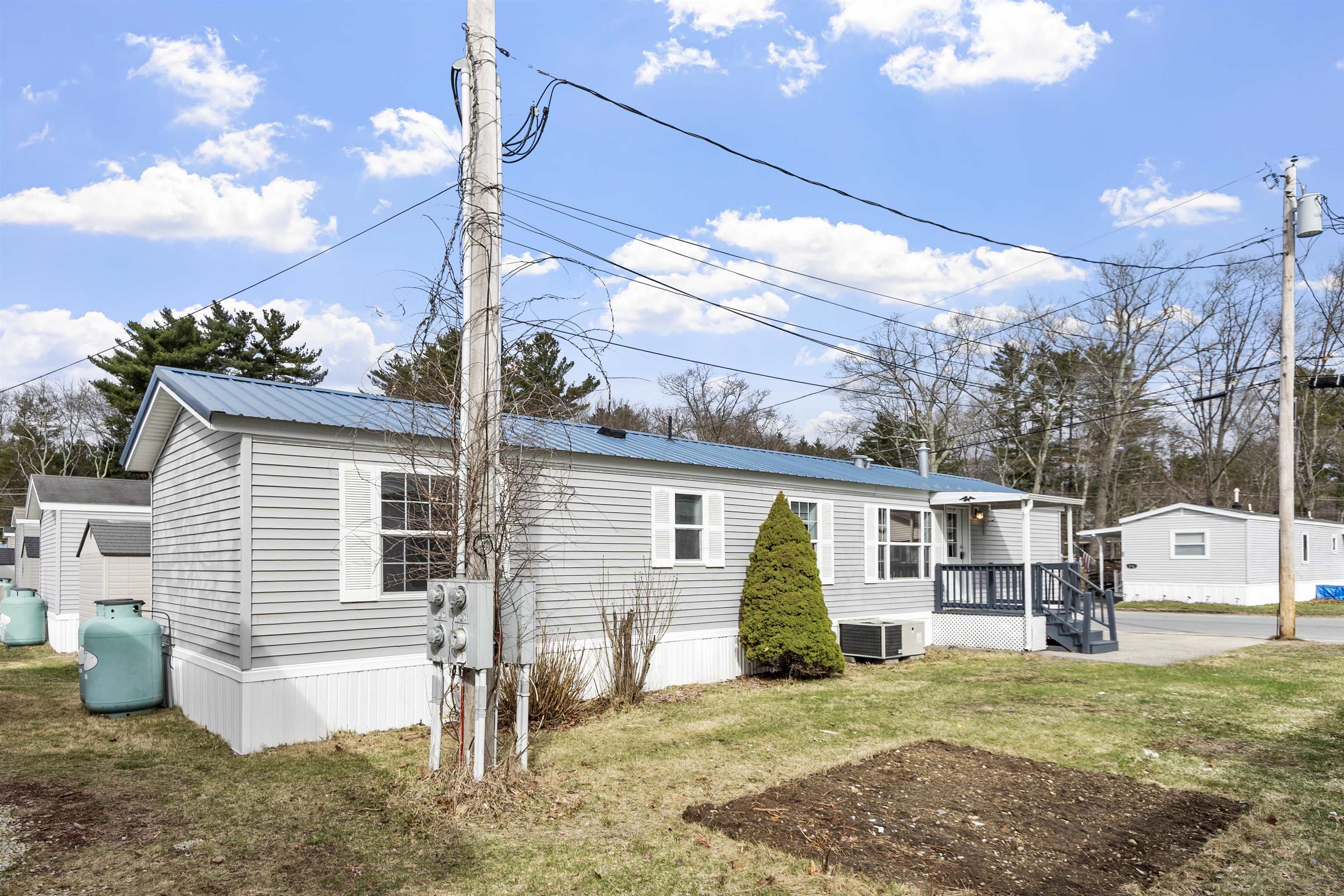 5R Arrow Dr, Salem, NH 03079