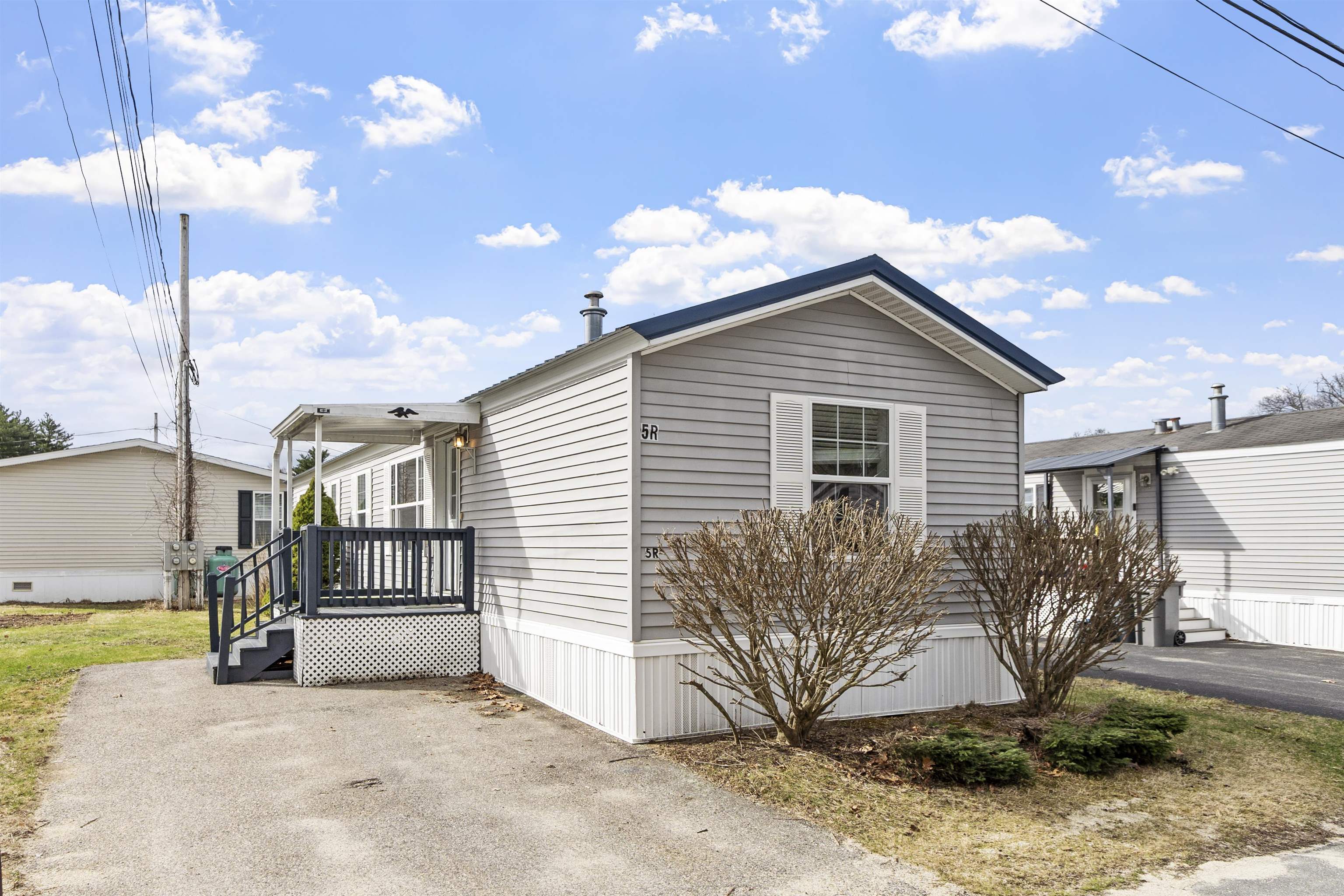 5R Arrow Dr, Salem, NH 03079