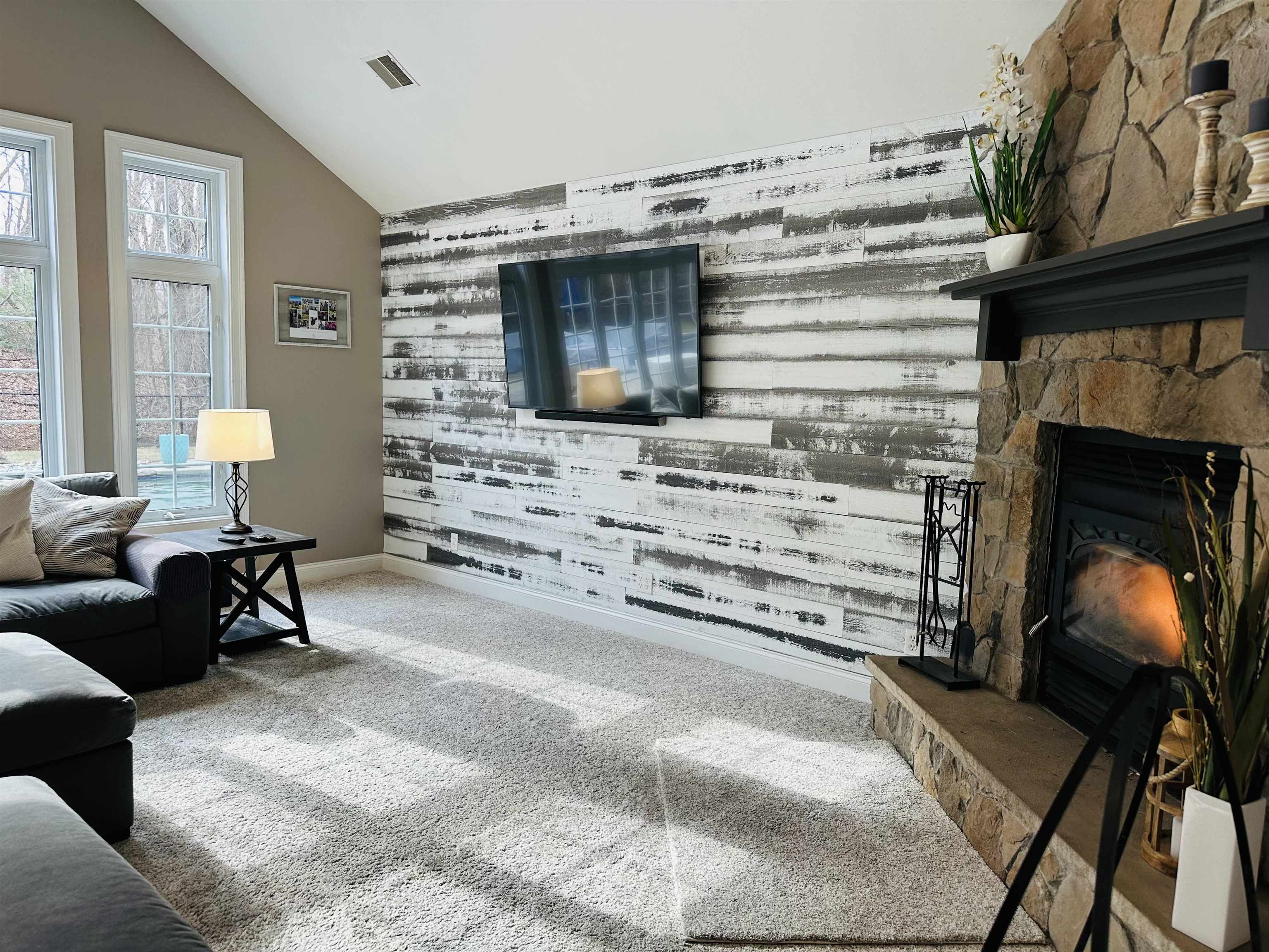 64 Cottage Rd, Kensington, NH 03833