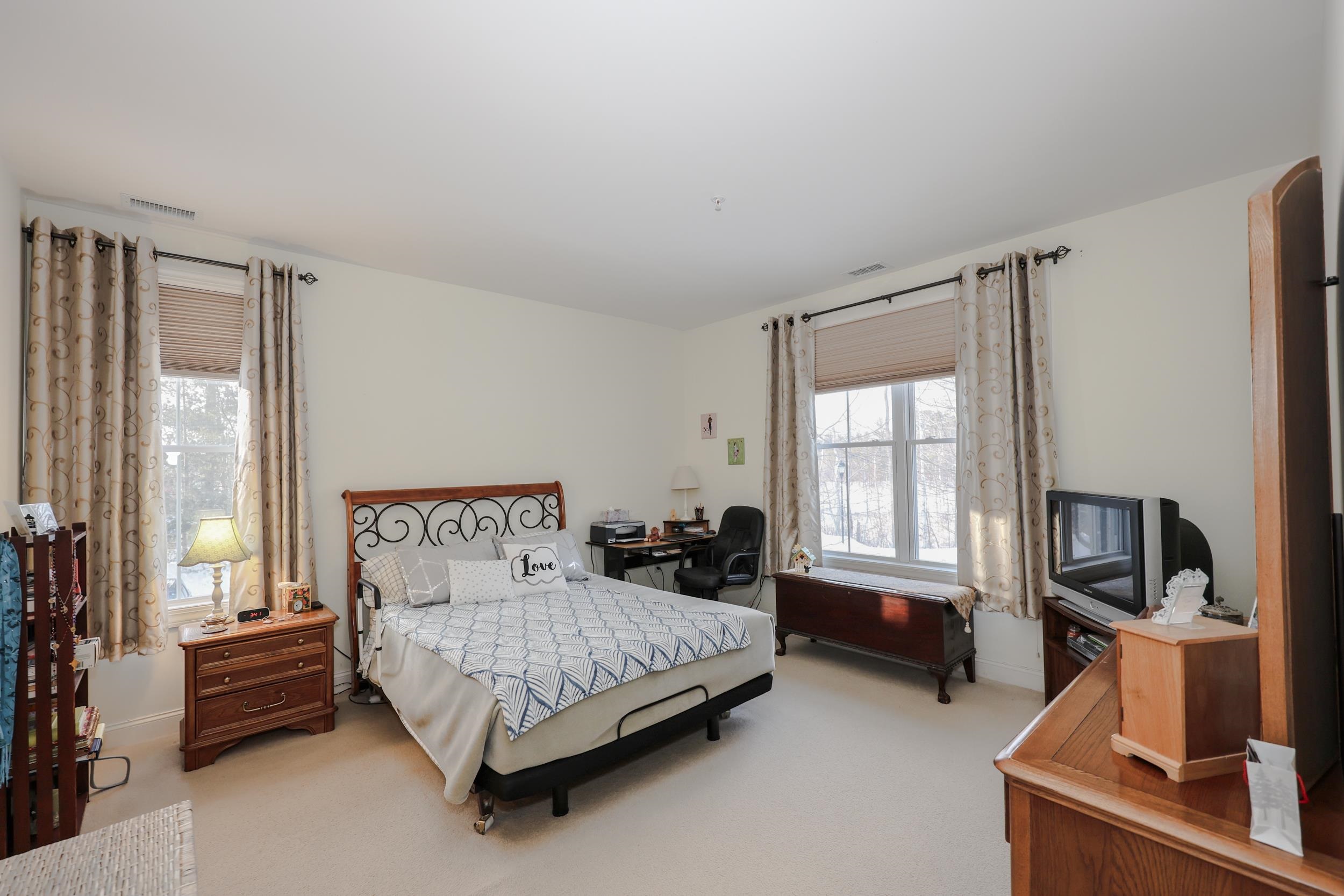 5 Sally Sweets Way, Salem, NH 03079