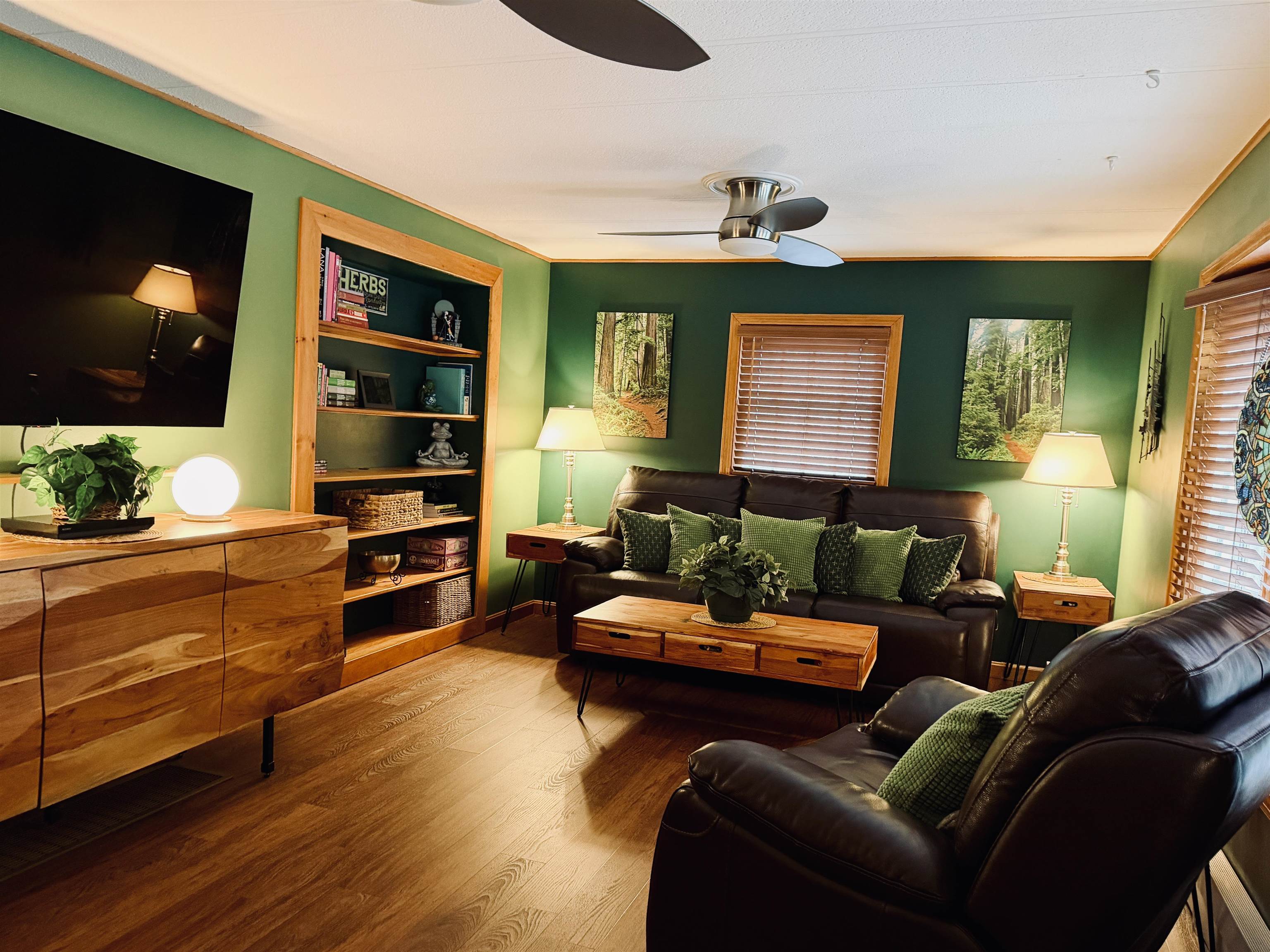 129 Brady Cir, Manchester, NH 03109