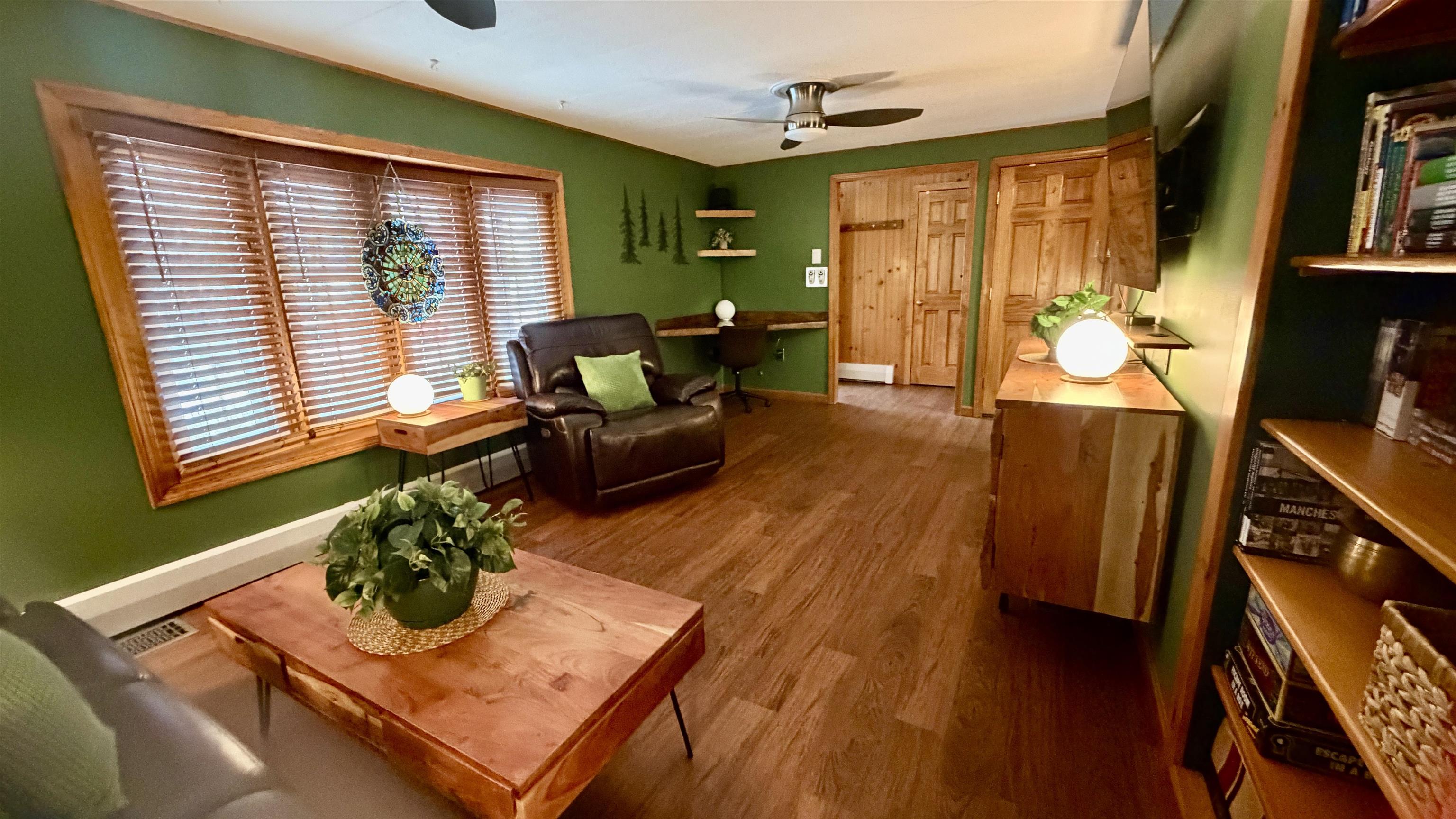 129 Brady Cir, Manchester, NH 03109