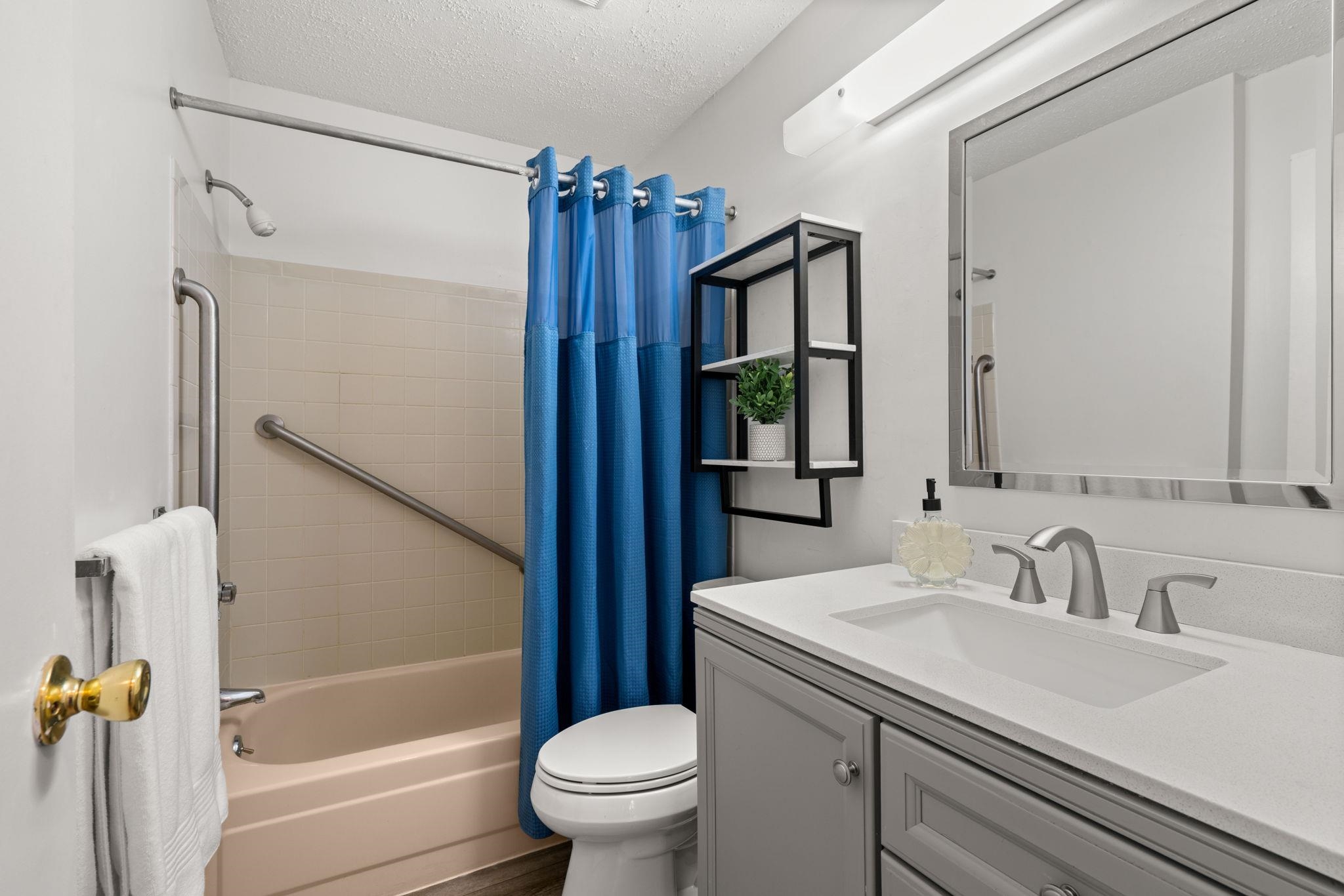 5 Bernards Rd, Merrimack, NH 03054