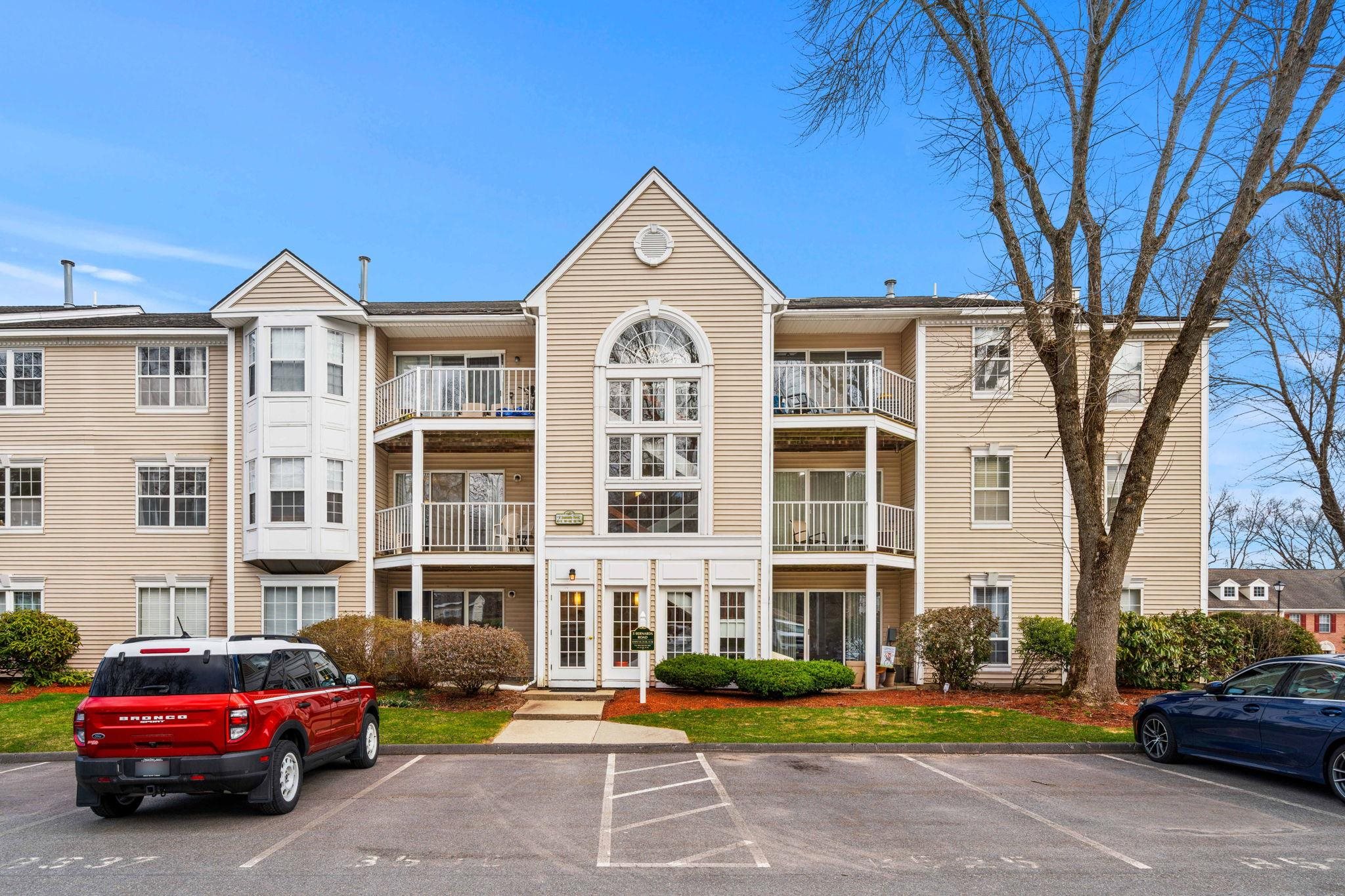 5 Bernards Rd, Merrimack, NH 03054