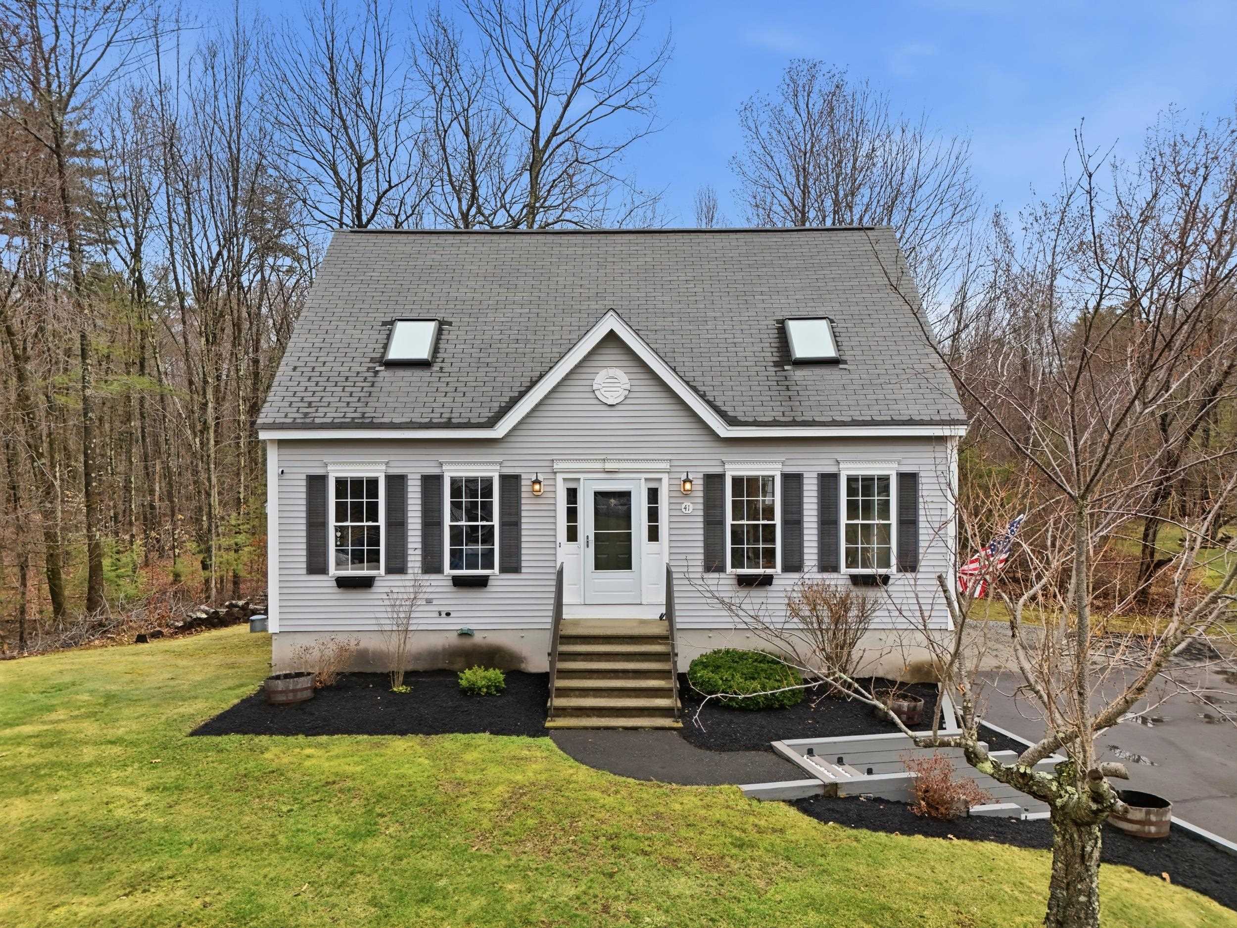 41 Drew Woods Dr, Derry, NH 03038