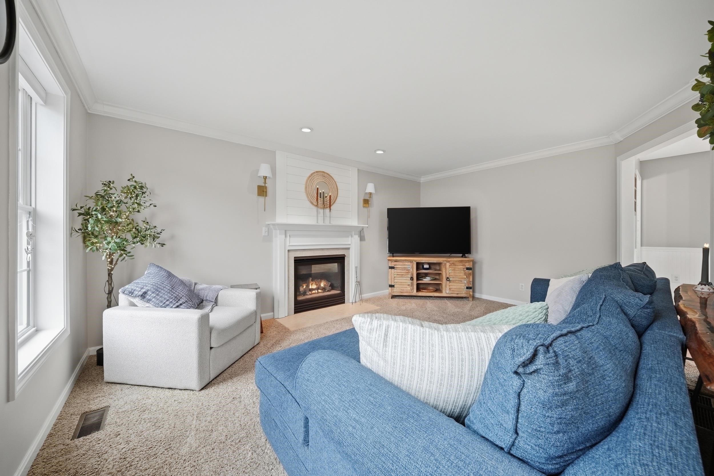 41 Drew Woods Dr, Derry, NH 03038