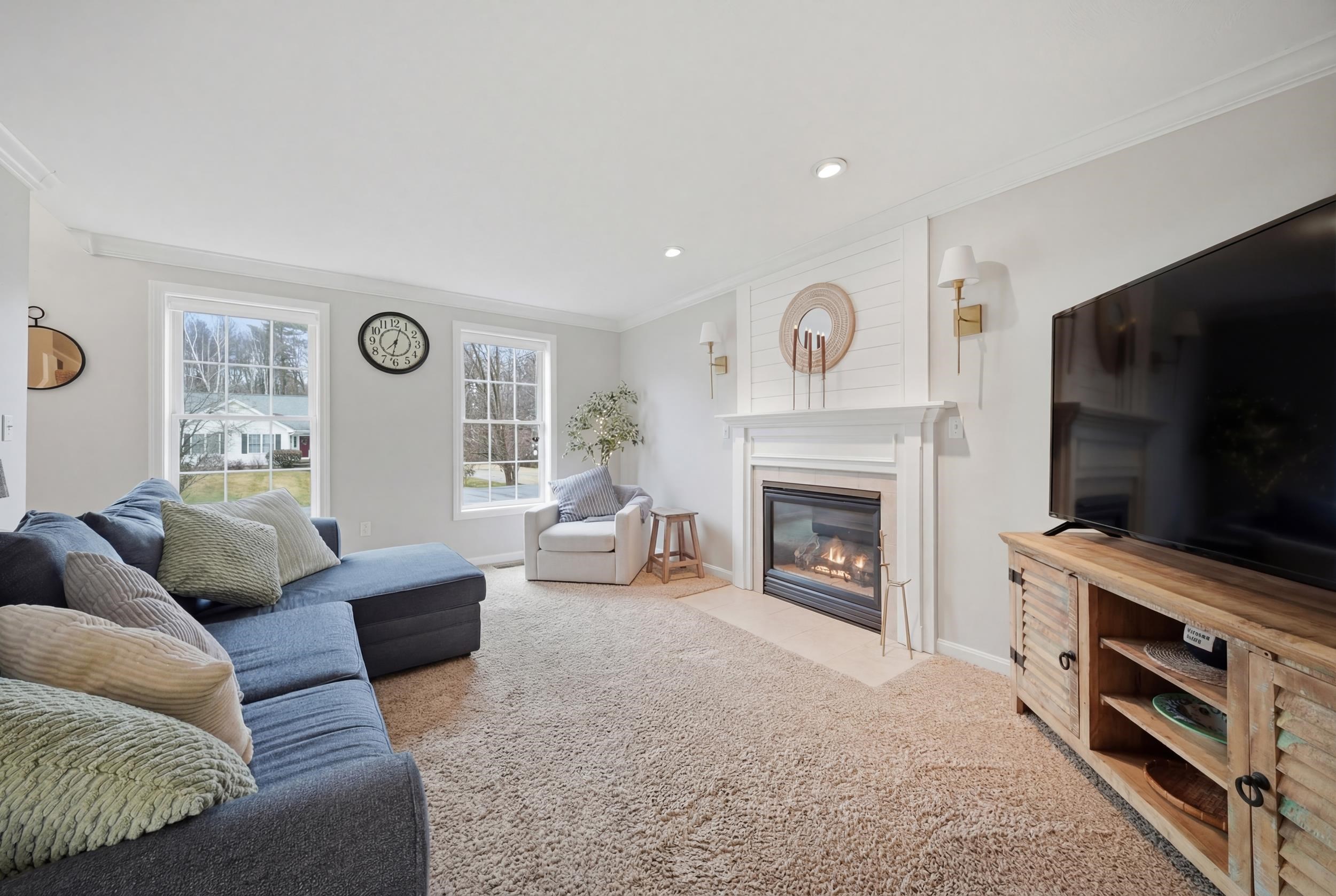 41 Drew Woods Dr, Derry, NH 03038