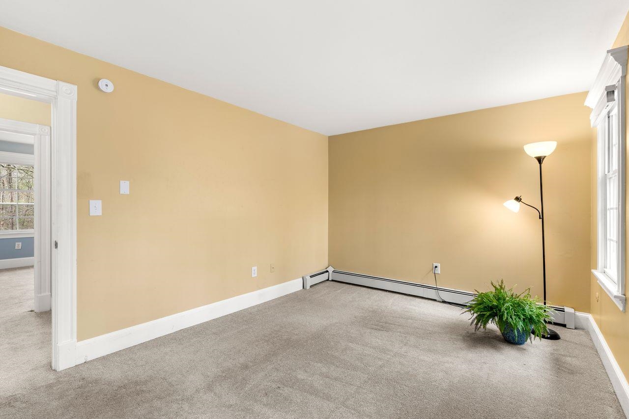 99 Winnicutt Rd, Stratham, NH 03885