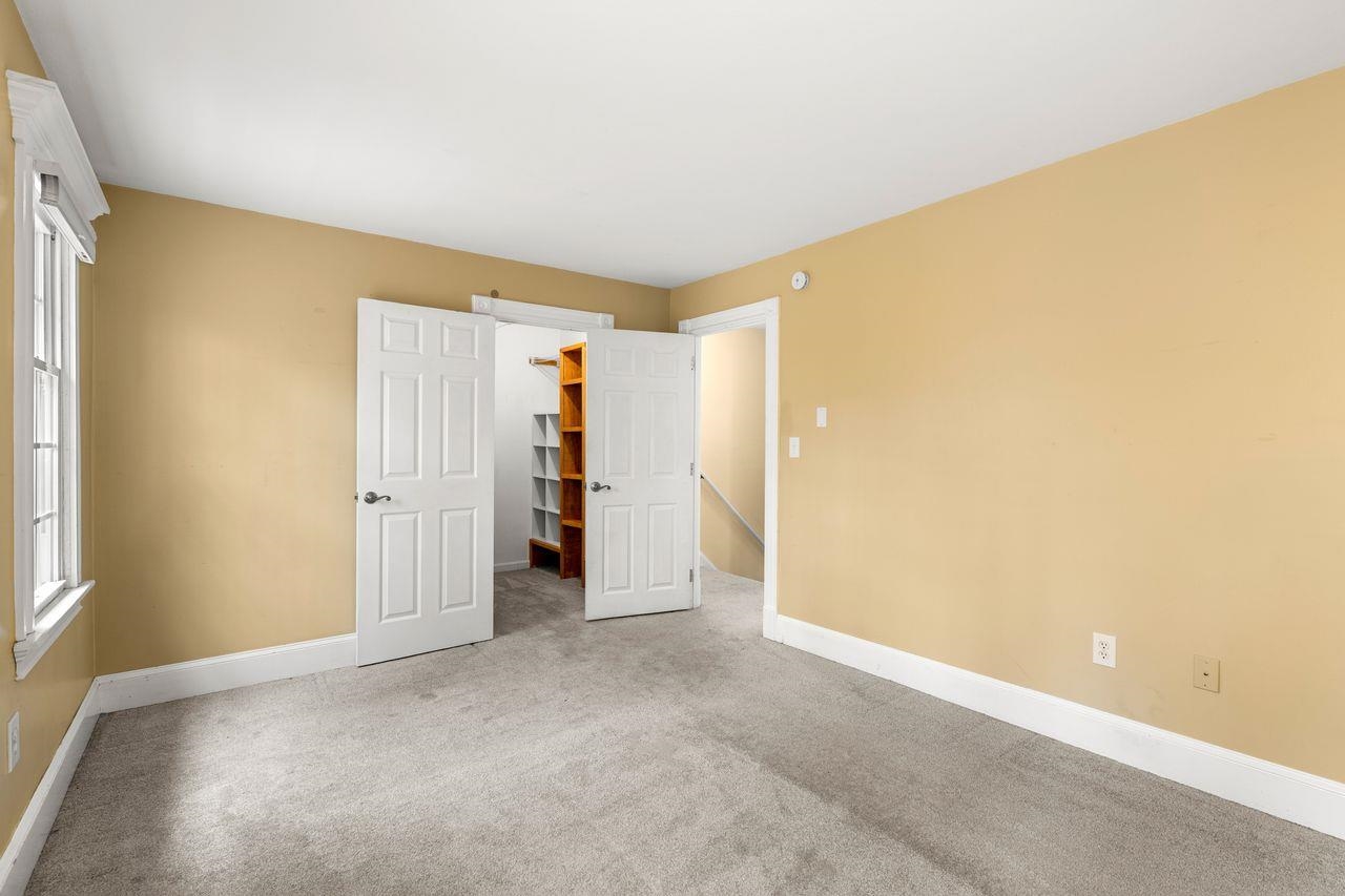 99 Winnicutt Rd, Stratham, NH 03885