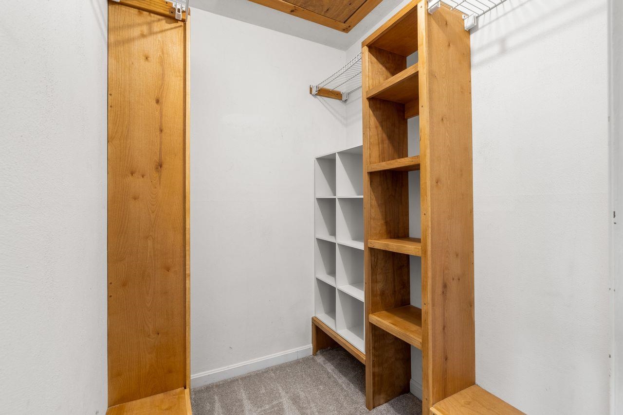 99 Winnicutt Rd, Stratham, NH 03885