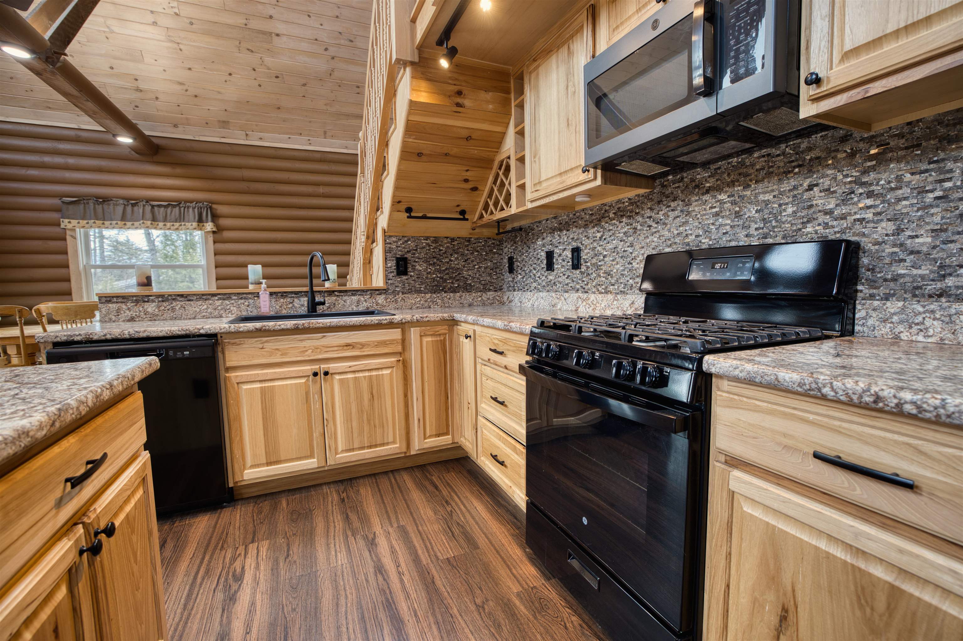 415 Gold Coast Dr, Wakefield, NH 03830